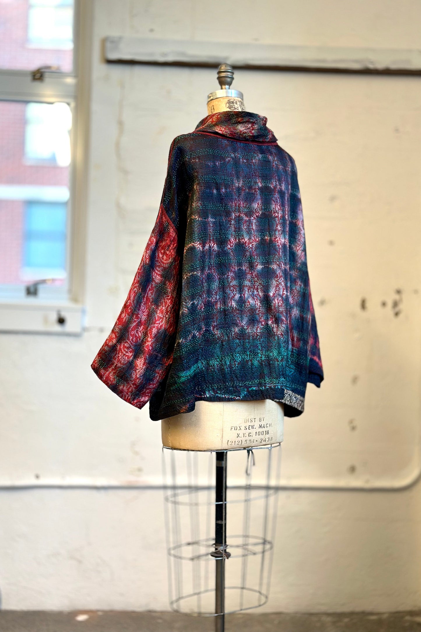 TIE DYE VINTAGE SILK KANTHA COWL PULLOVER - st-sv2547-mrn -