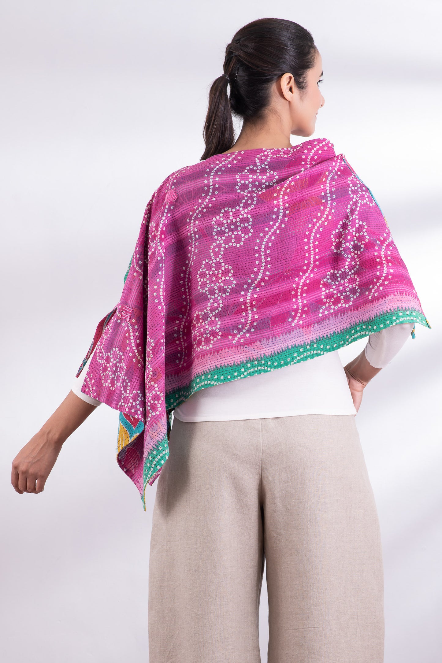 CV2806-0003A @VINTAGE COTTON KANTHA CAPE