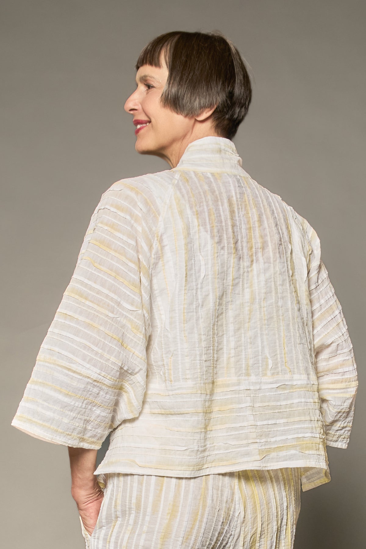 DOUBLE TIE DYE RIPPLE TUCK LANTERN SLV. SHRUG - trw1j103-ivy -