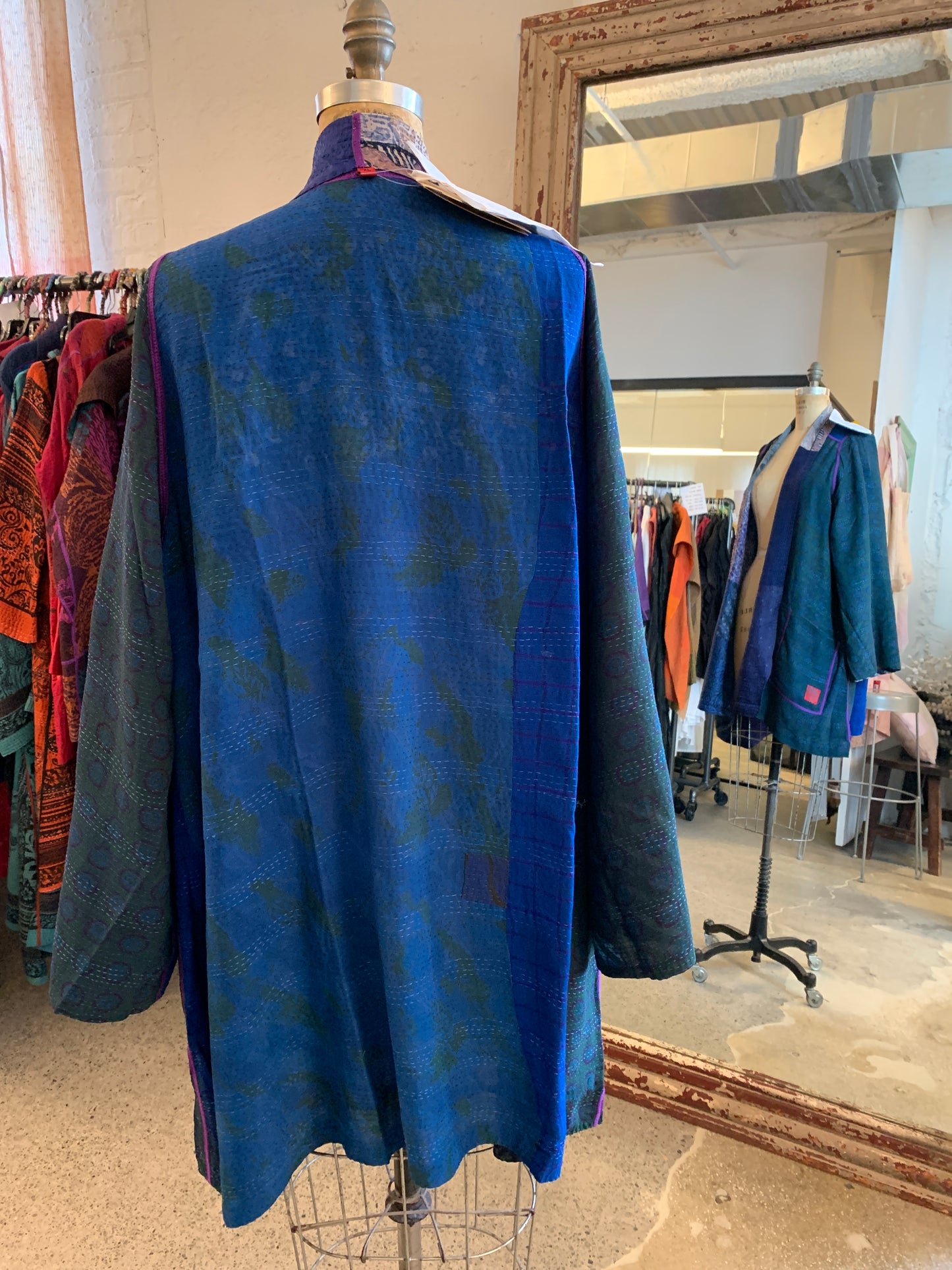 GEORGETTE VINTAGE SILK PATCH KANTHA A-LINE JKT - gs2003-cnvy003w -