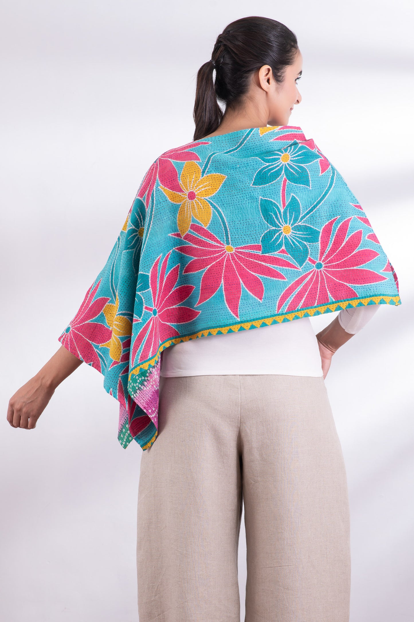 CV2806-0003A @VINTAGE COTTON KANTHA CAPE