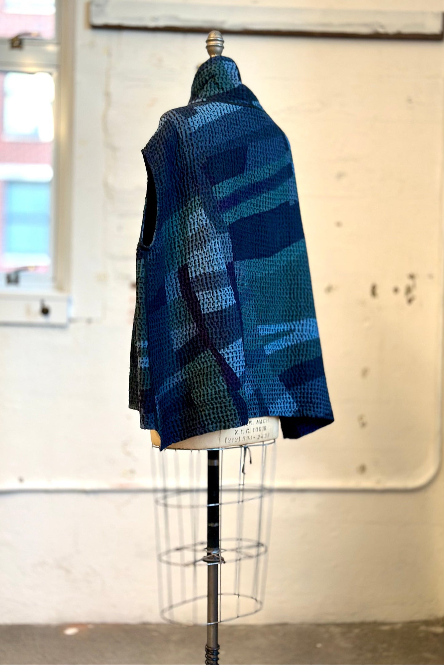 ABSTRACT WAFFLE KANTHA FUNNEL NECK VEST - bw3250-nvy -