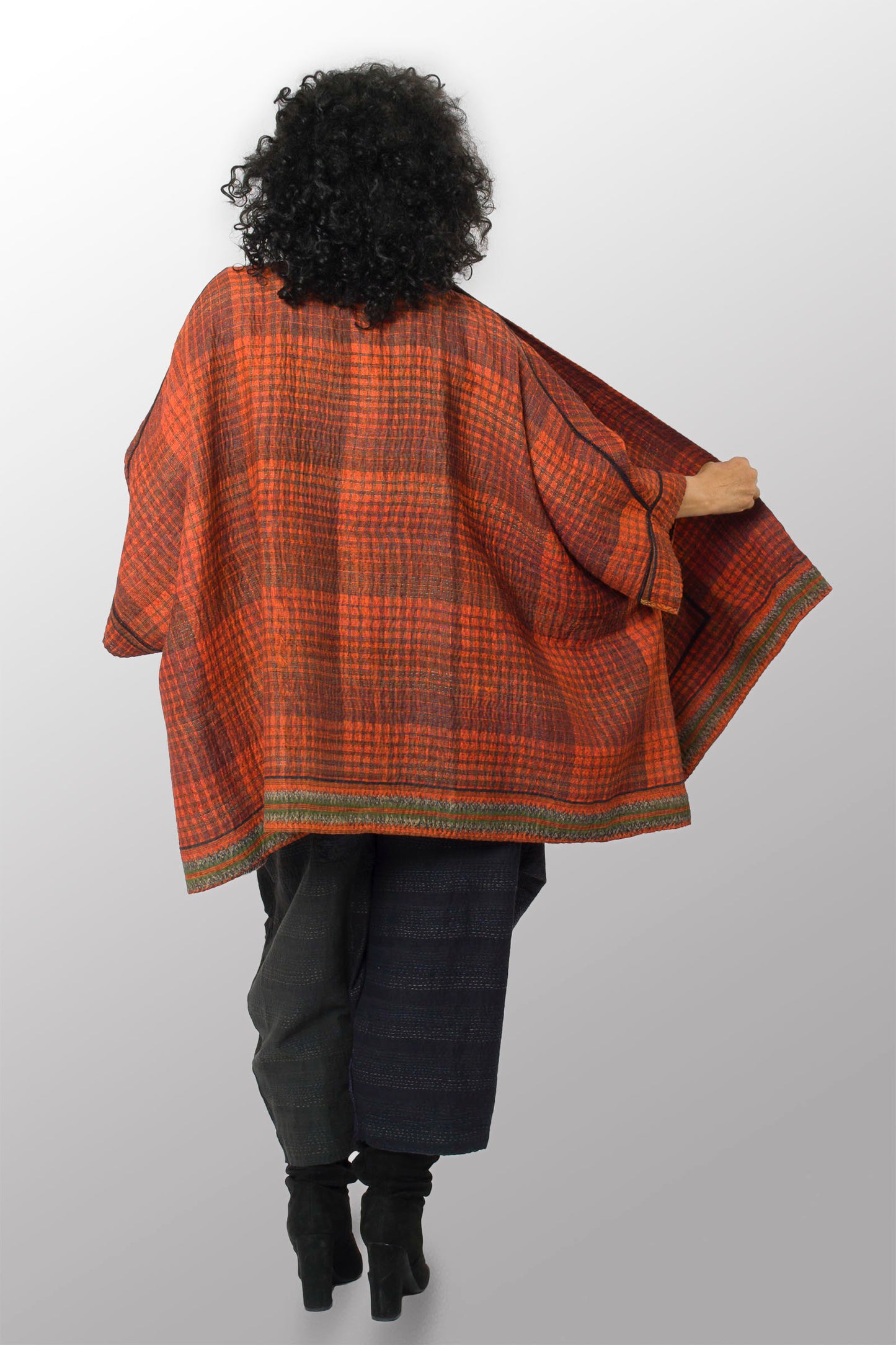 VINTAGE COTTON KANTHA DOUBLE COLLAR PONCHO - cv4323-0047a -