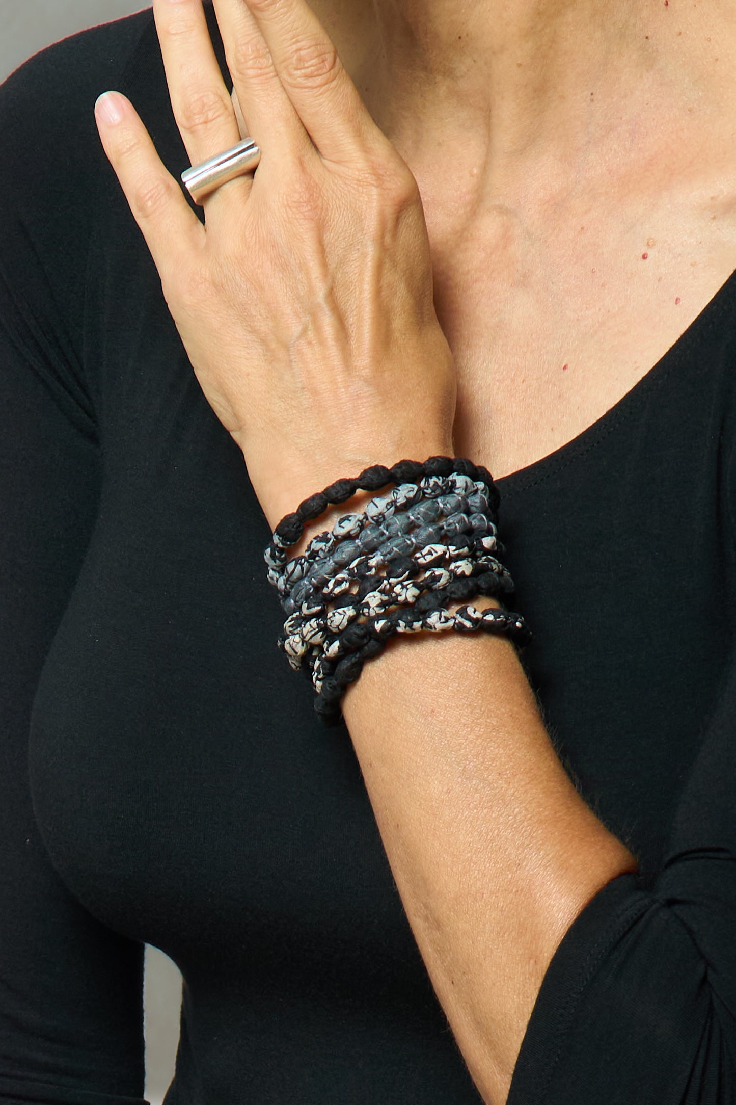 VINTAGE SILK KANTHA MULTIPURPOSE NECKLACE - sv2729-blk -