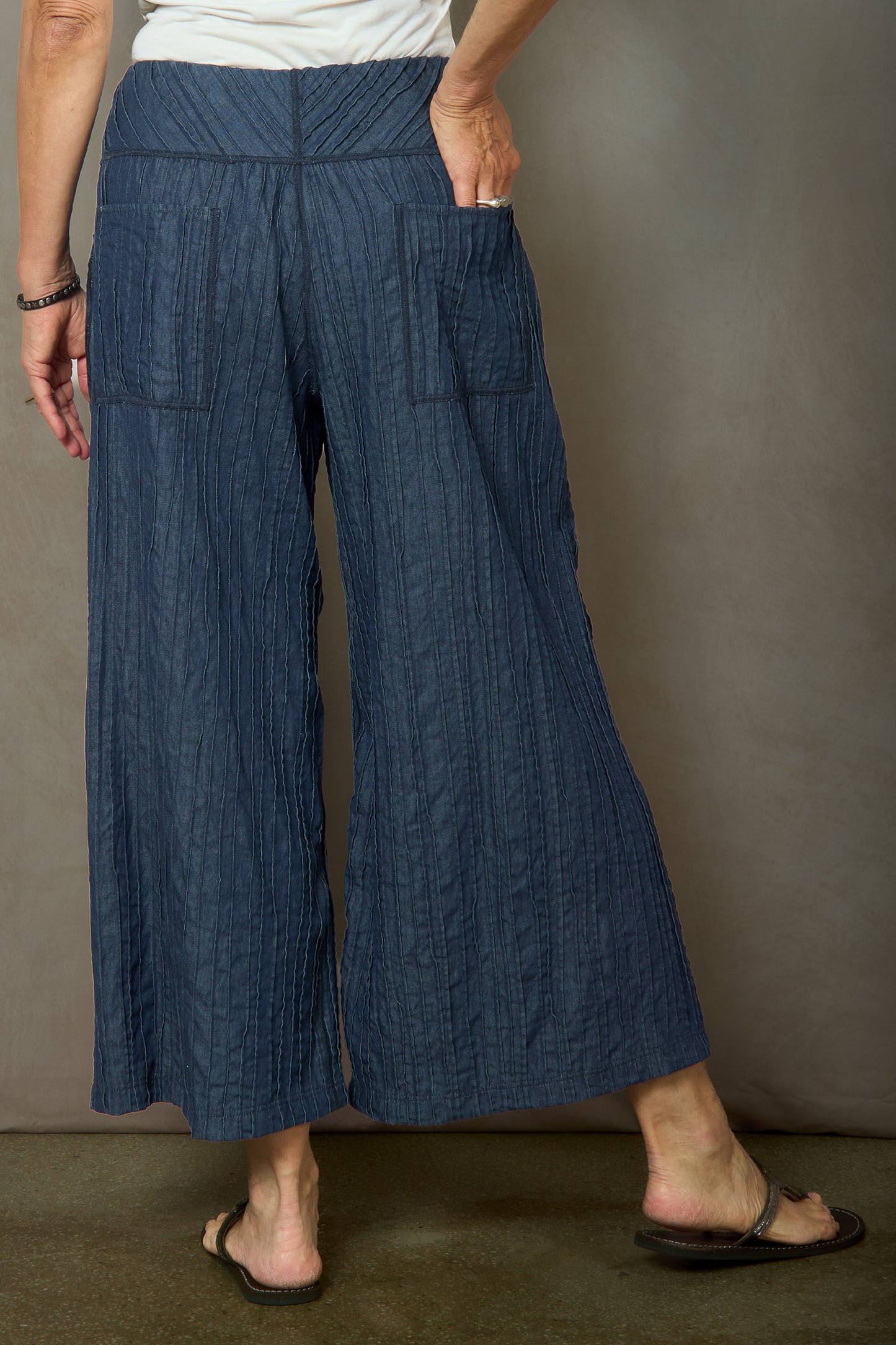 RIPPLE TUCK DENIM MID RISE WIDE LEG PANTS - rd1665-nvy -