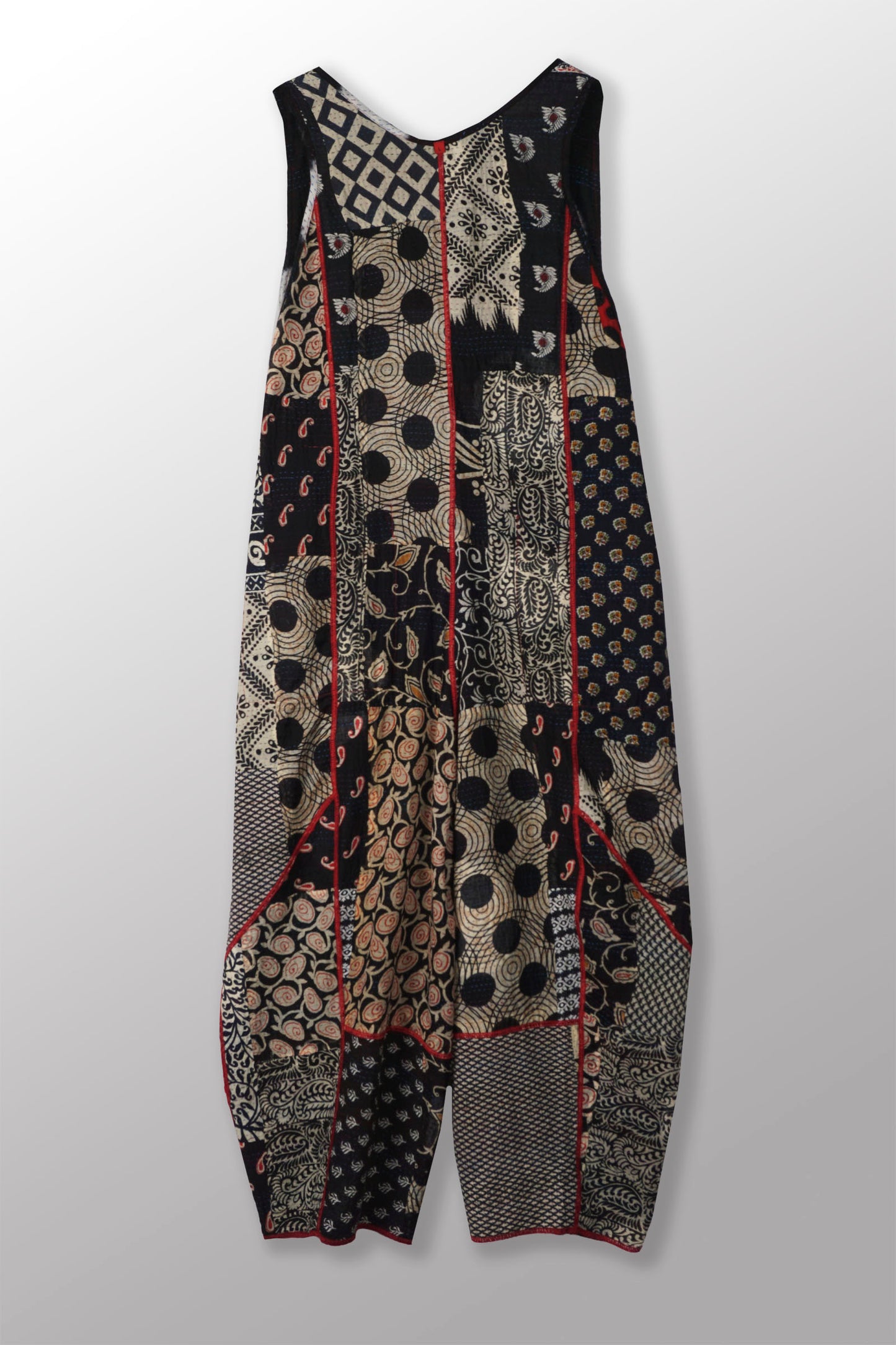 PATCH & CIRCLE PRINT KANTHA V-NECK JUMPER - pc2622-blk -