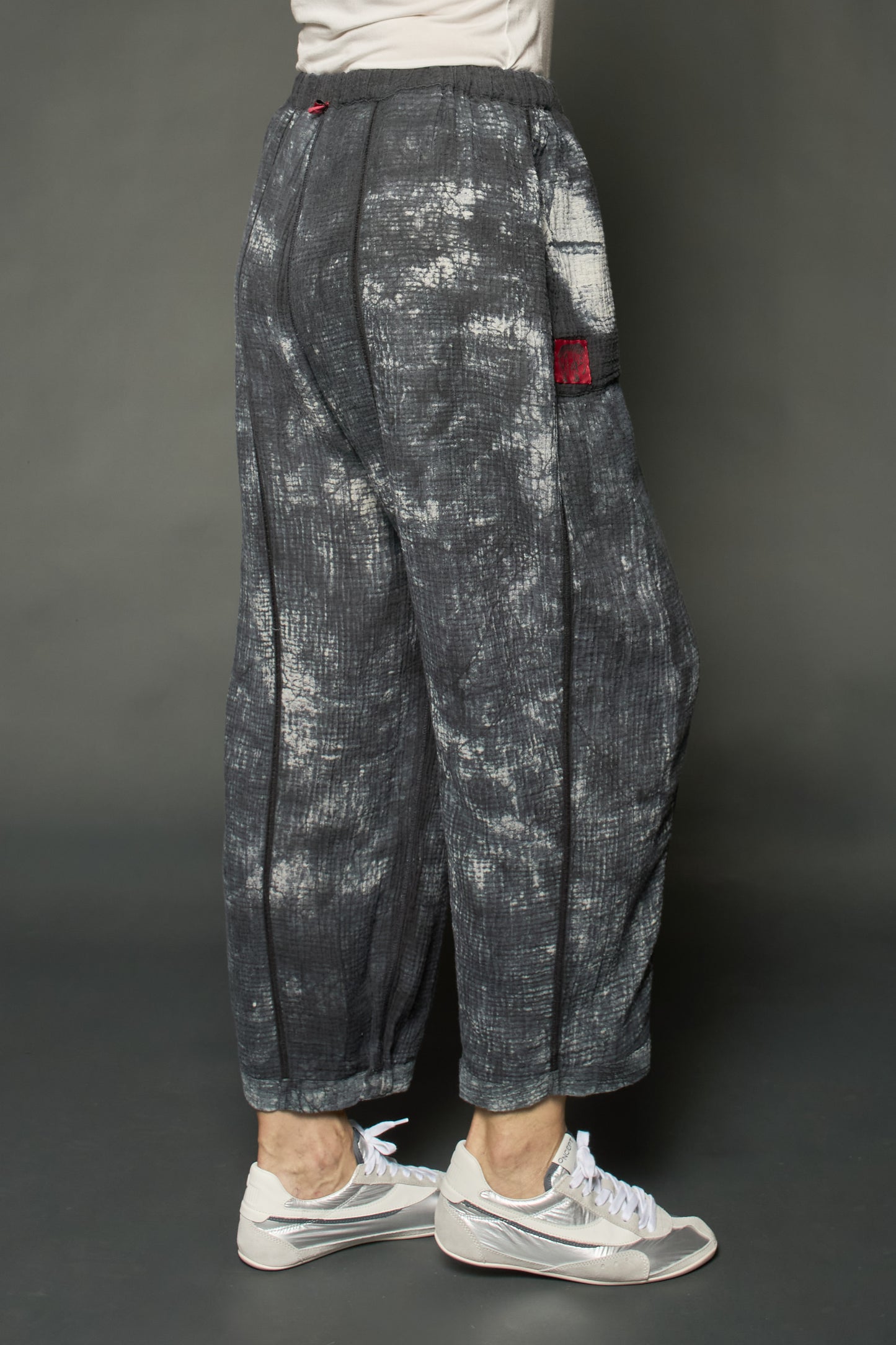 MUD DYE RIPPLE KANTHA BARREL PANTS - yp2641-gry -