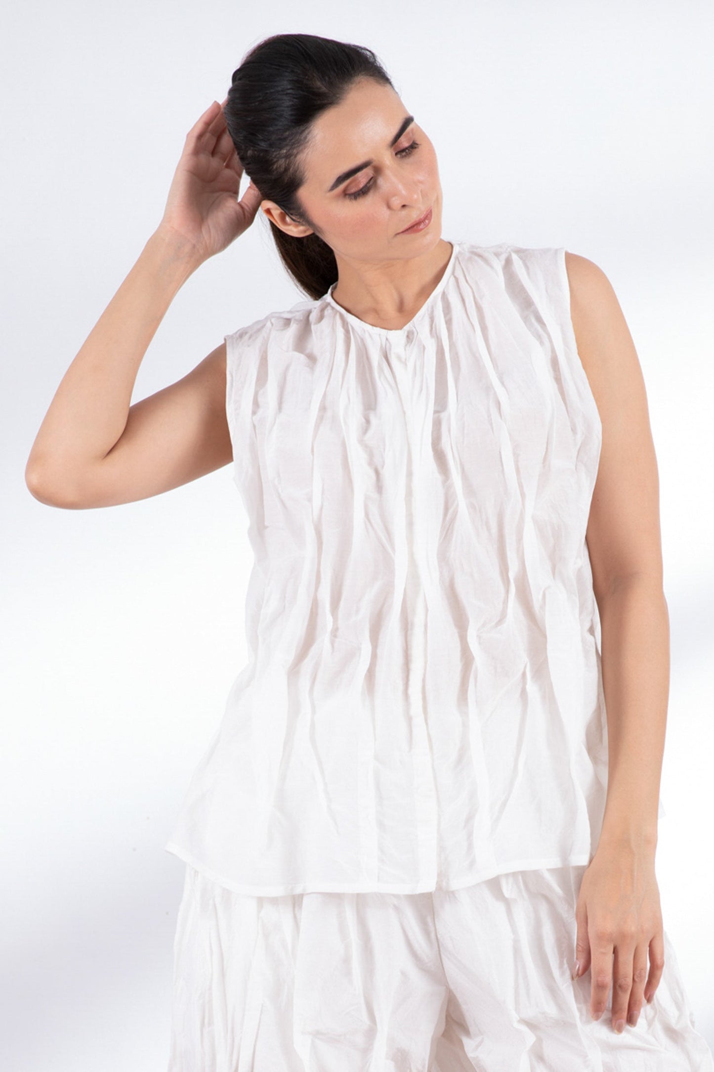 DYED COTTON SILK VOILE WAVY TUCKED SLEEVELESS BLOUSE - dc1539-wht -