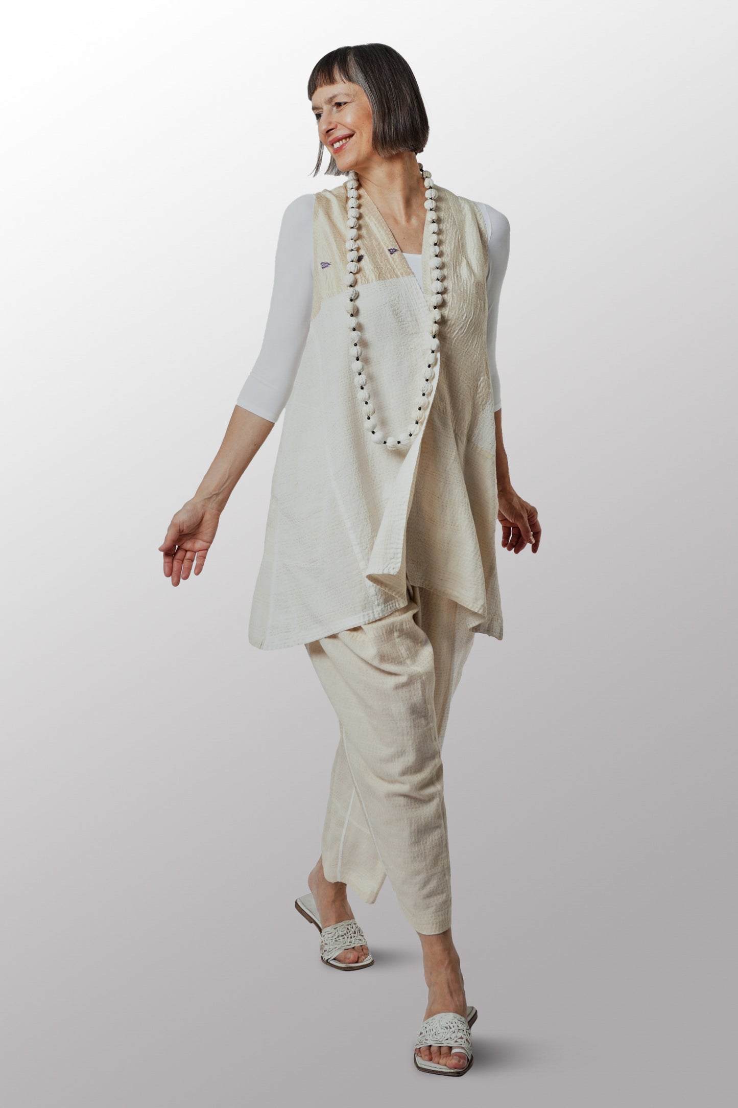 JAIPUR WHITE KANTHA BACK PLEATED VEST - jw2221-ivy -