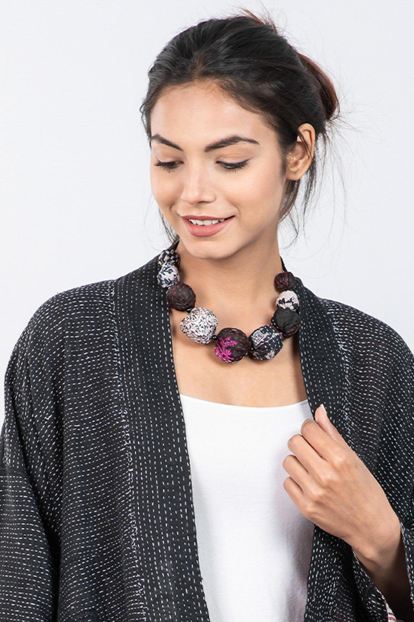 VINTAGE SILK KANTHA NUTS SHORT NECKLACE - sv2700-blk -