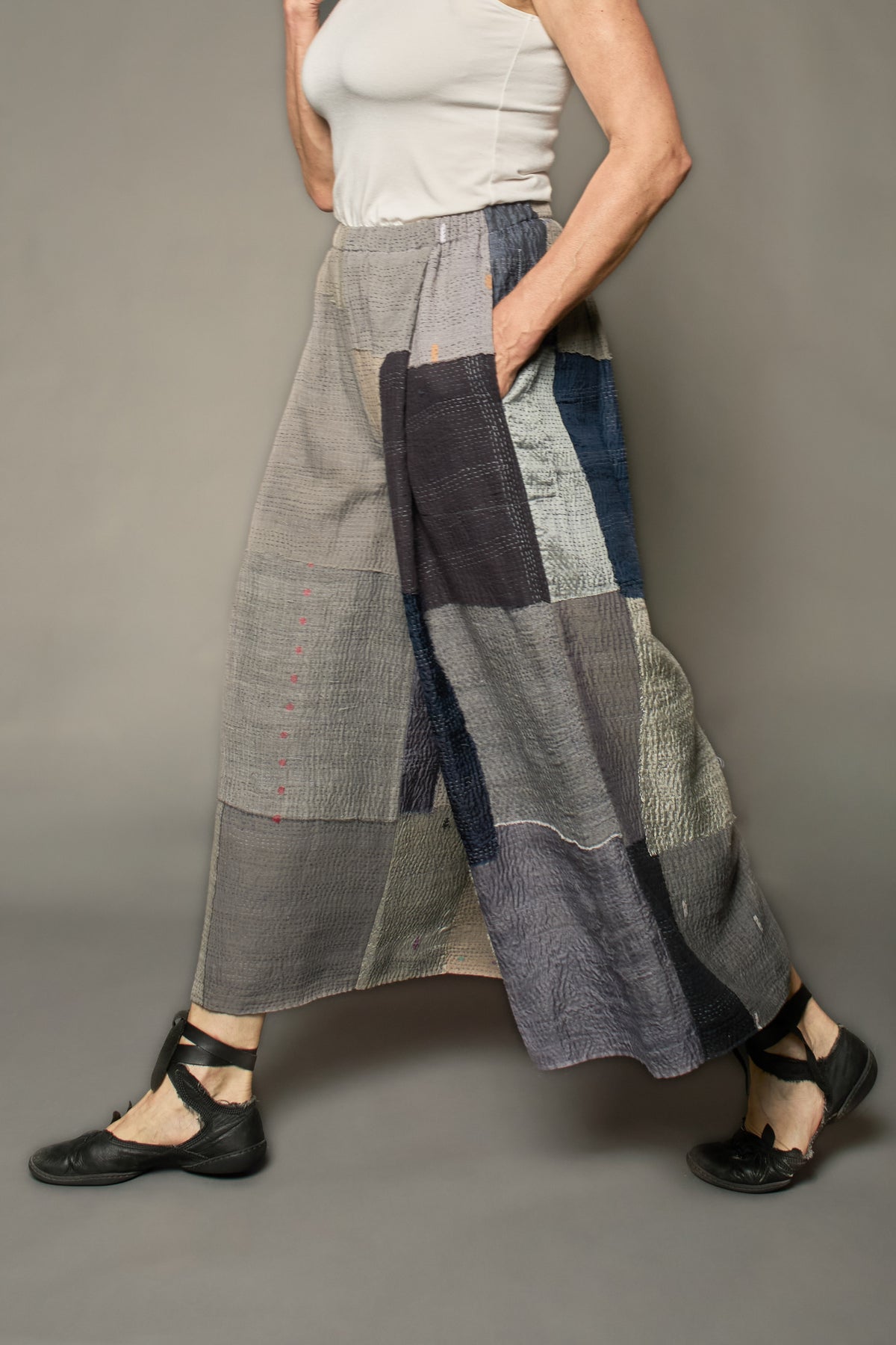 MOSAIC FRAY PATCH KANTHA PLEATED WIDE LEG PANTS - zb2678-gry -