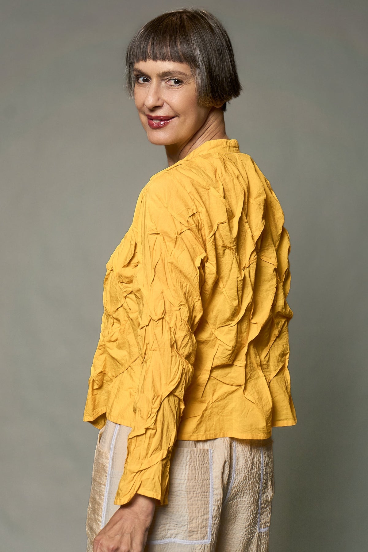 POLISHED COTTON WAVY CROPPED BAND COLLAR SHRT-NON DYED - wl1t109-ylw -