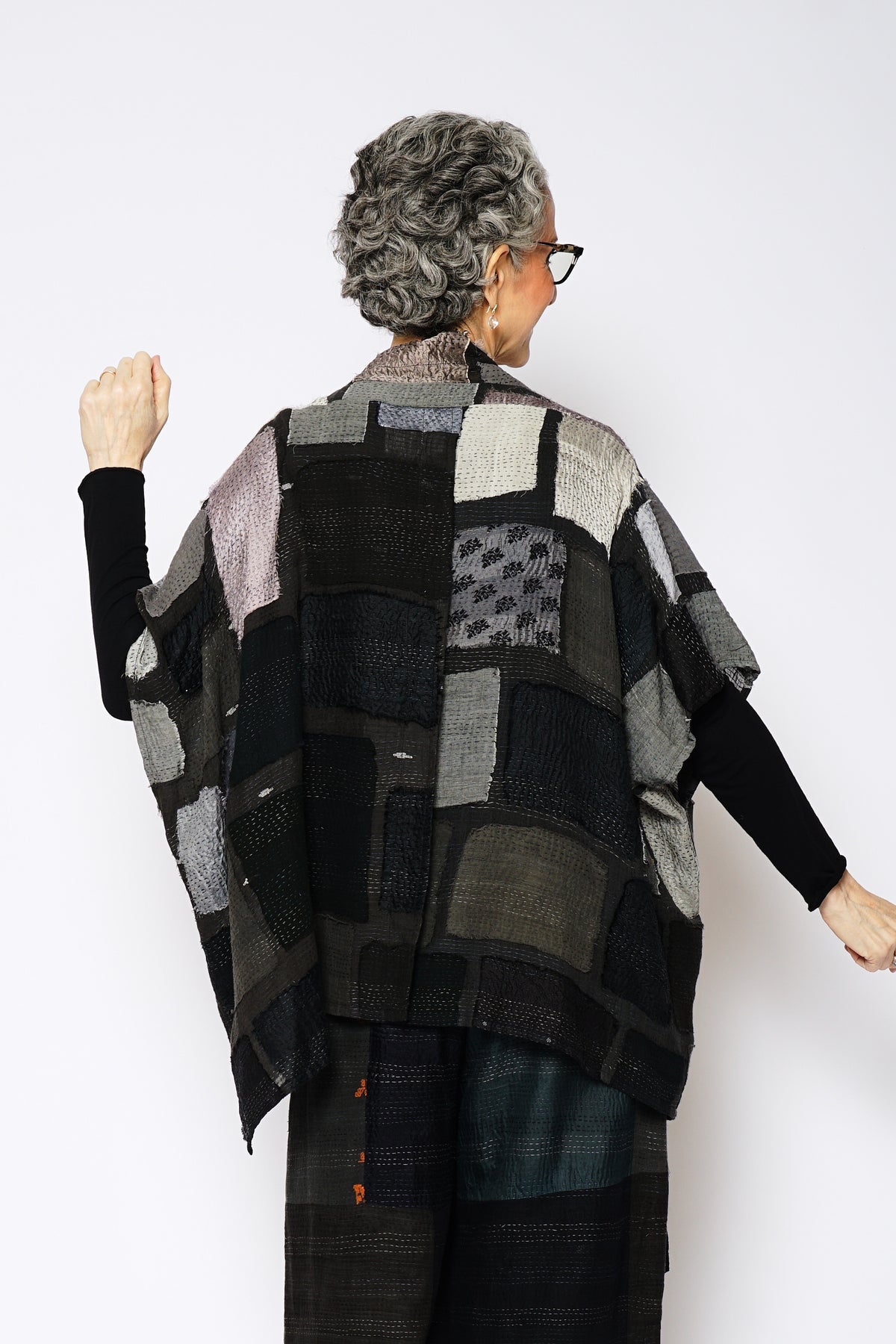 TONAL TILE PATCH KANTHA PONCHO TOP - tt2568-gry -