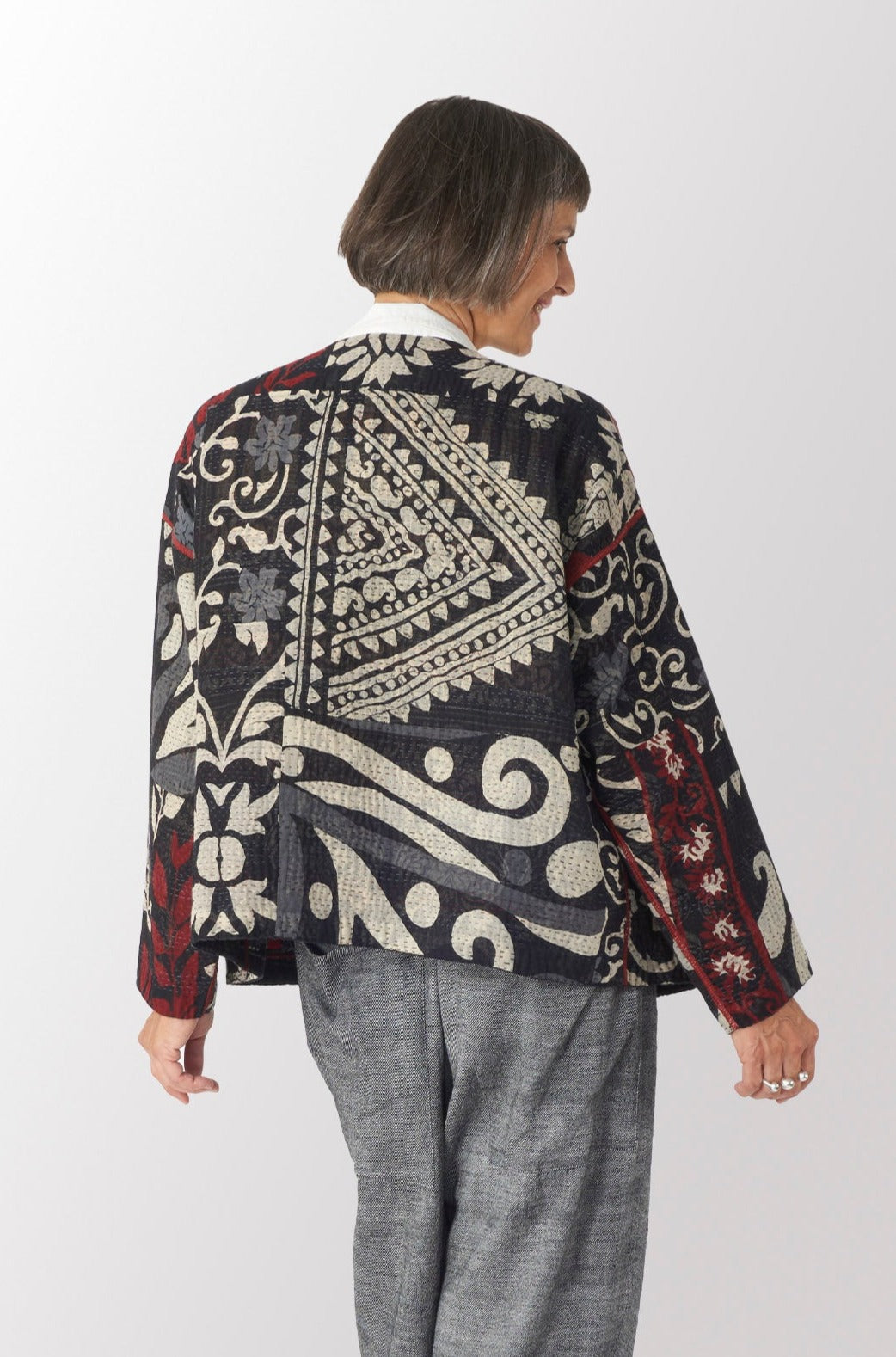 BLACK AND WHITE PRINT PATCH KANTHA CREW NECK SHORT JACKET - pn4053-blk -