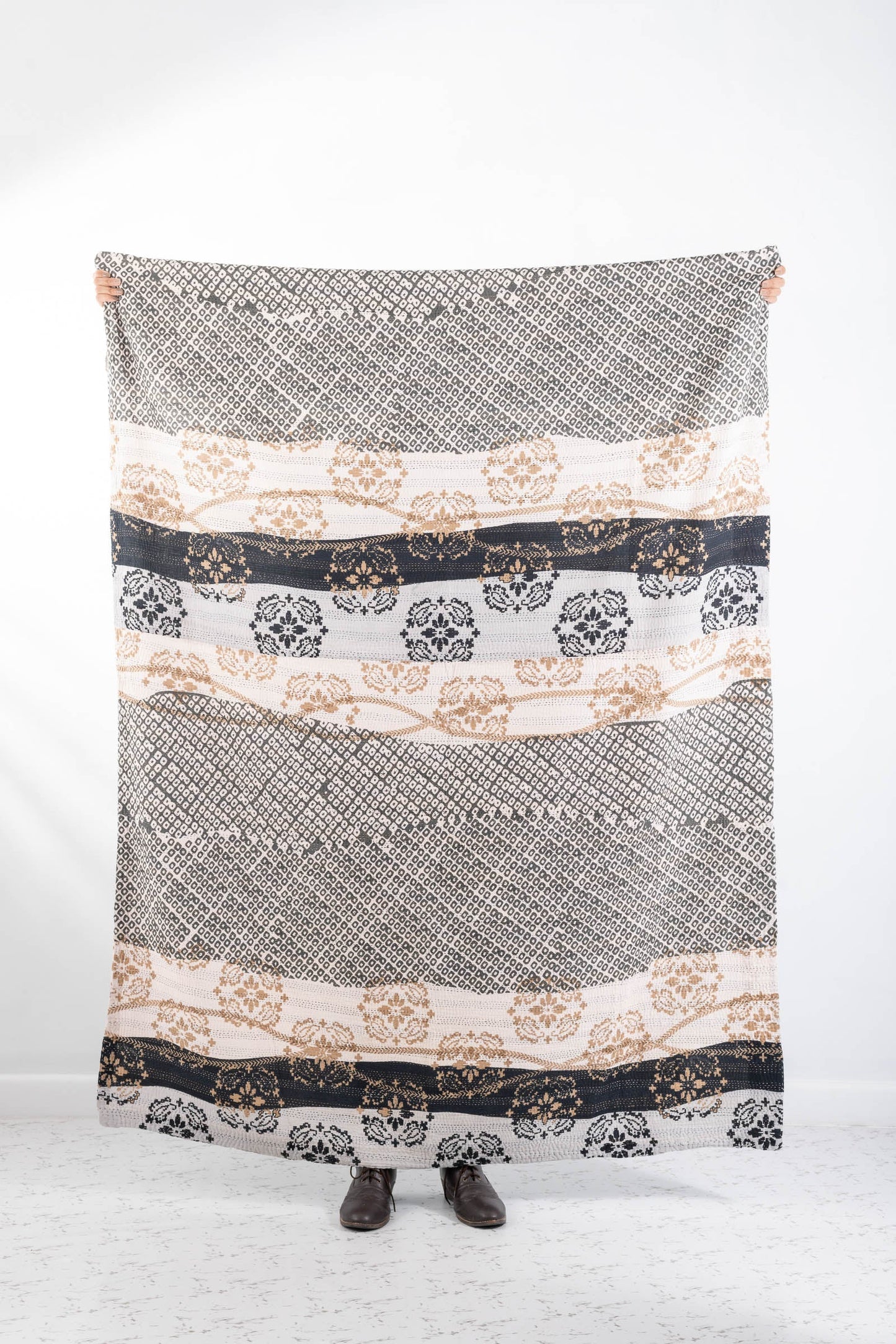 Kimono Cotton Kantha Throw -Gray -