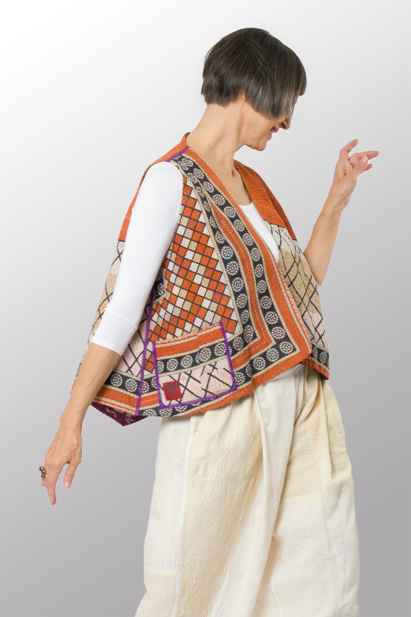 VINTAGE COTTON KANTHA BELL SHAPE SHORT VEST - cv4227-0006a -