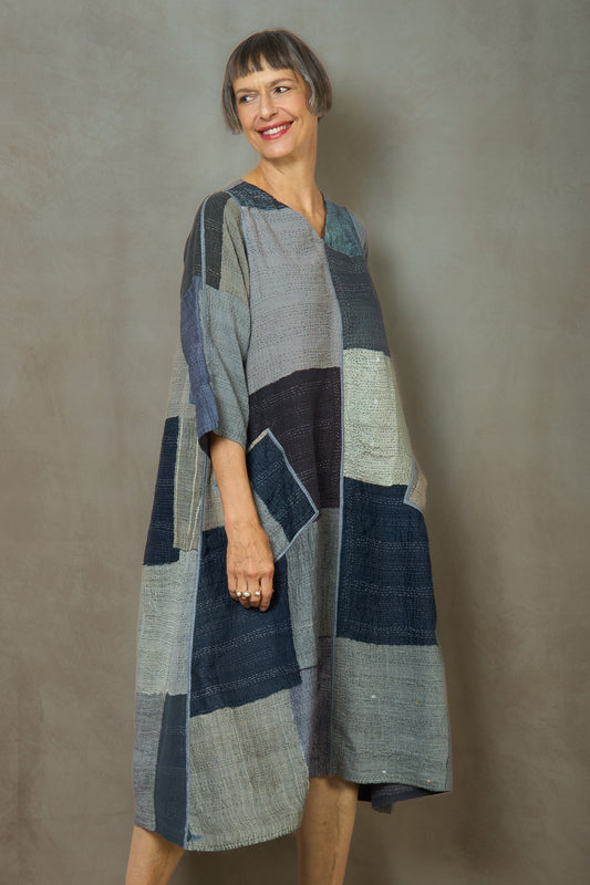 MOSAIC FRAY PATCH KANTHA V-NECK FLARE DRESS - zb2457-gry -