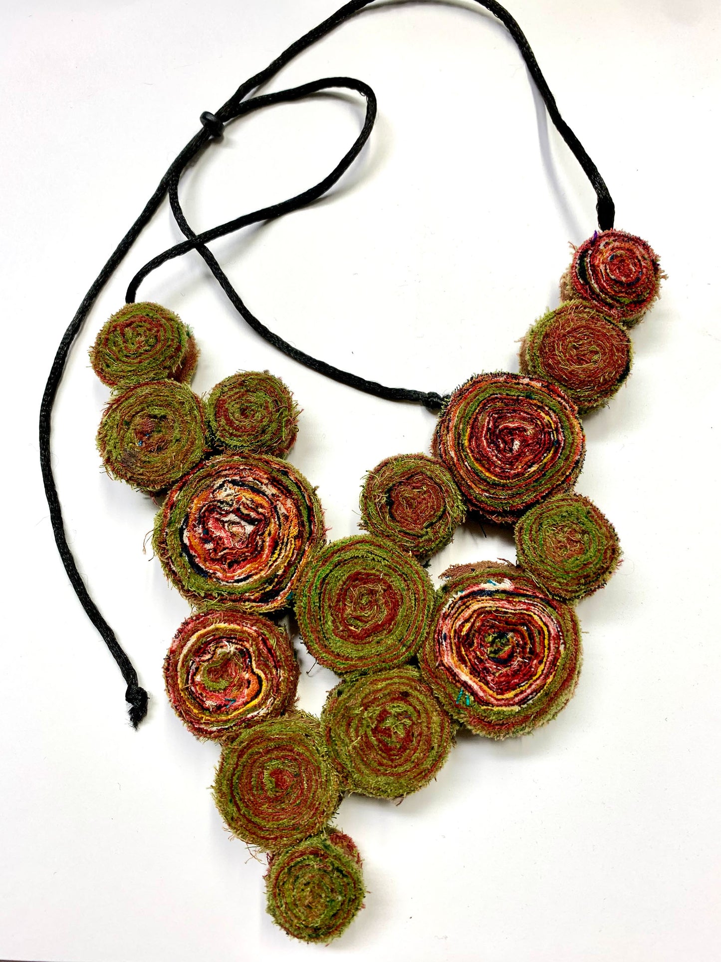 VINTAGE COTTON KANTHA EDDY SHORT NECKLACE - cv2715-grn -