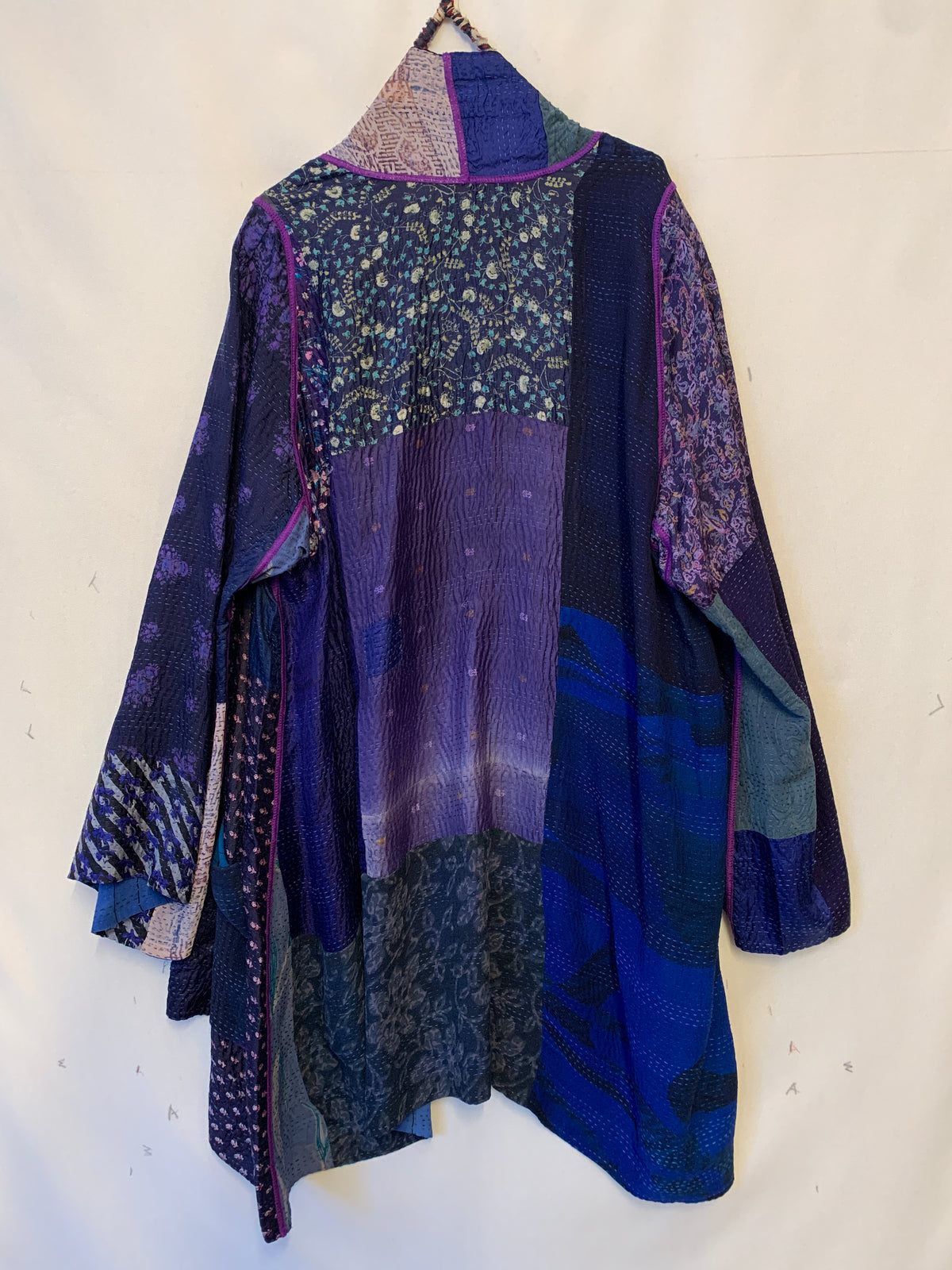 GEORGETTE VINTAGE SILK PATCH KANTHA A-LINE JKT - gs2003-cnvy002w -