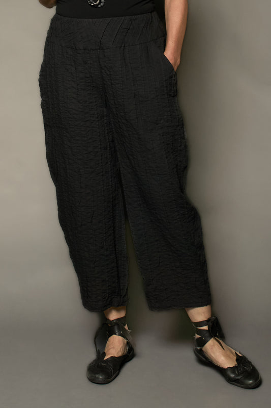 RIPPLE TUCK SOLID NEW LANTERN PANTS - trs1651-blk -