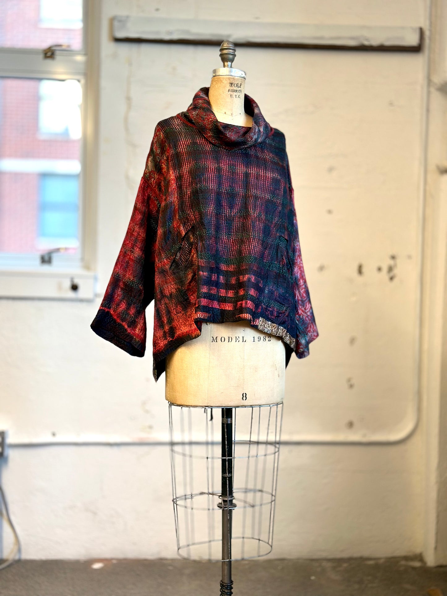 TIE DYE VINTAGE SILK KANTHA COWL PULLOVER - st-sv2547-mrn -