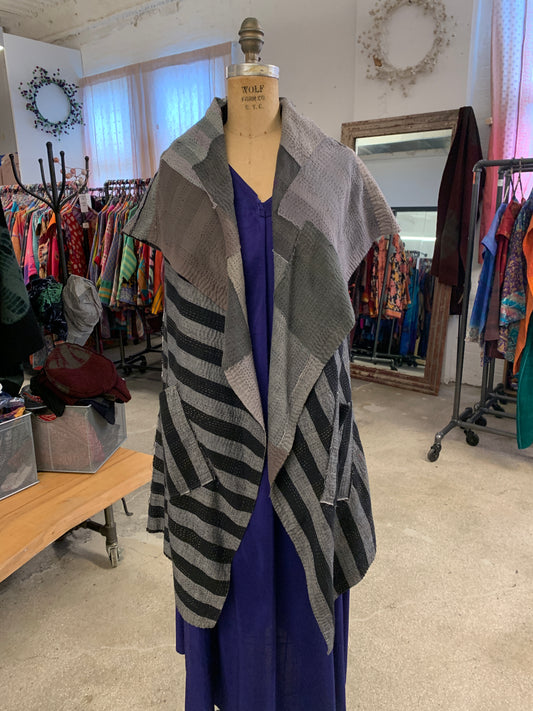 WOVEN STRIPE FRAYED PATCH BACK KANTHA CIRCULAR VEST - wp2201-gry -