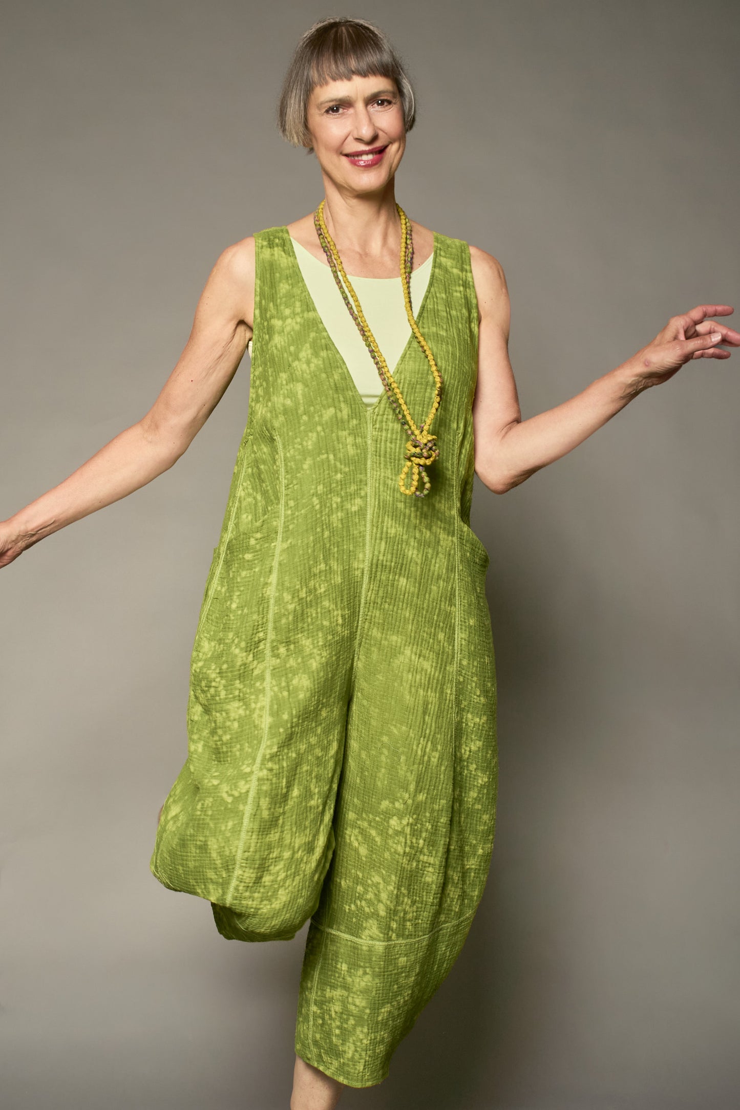 SAND SUN DYE RIPPLE KANTHA V-NECK JUMPER - rs2622-avc -