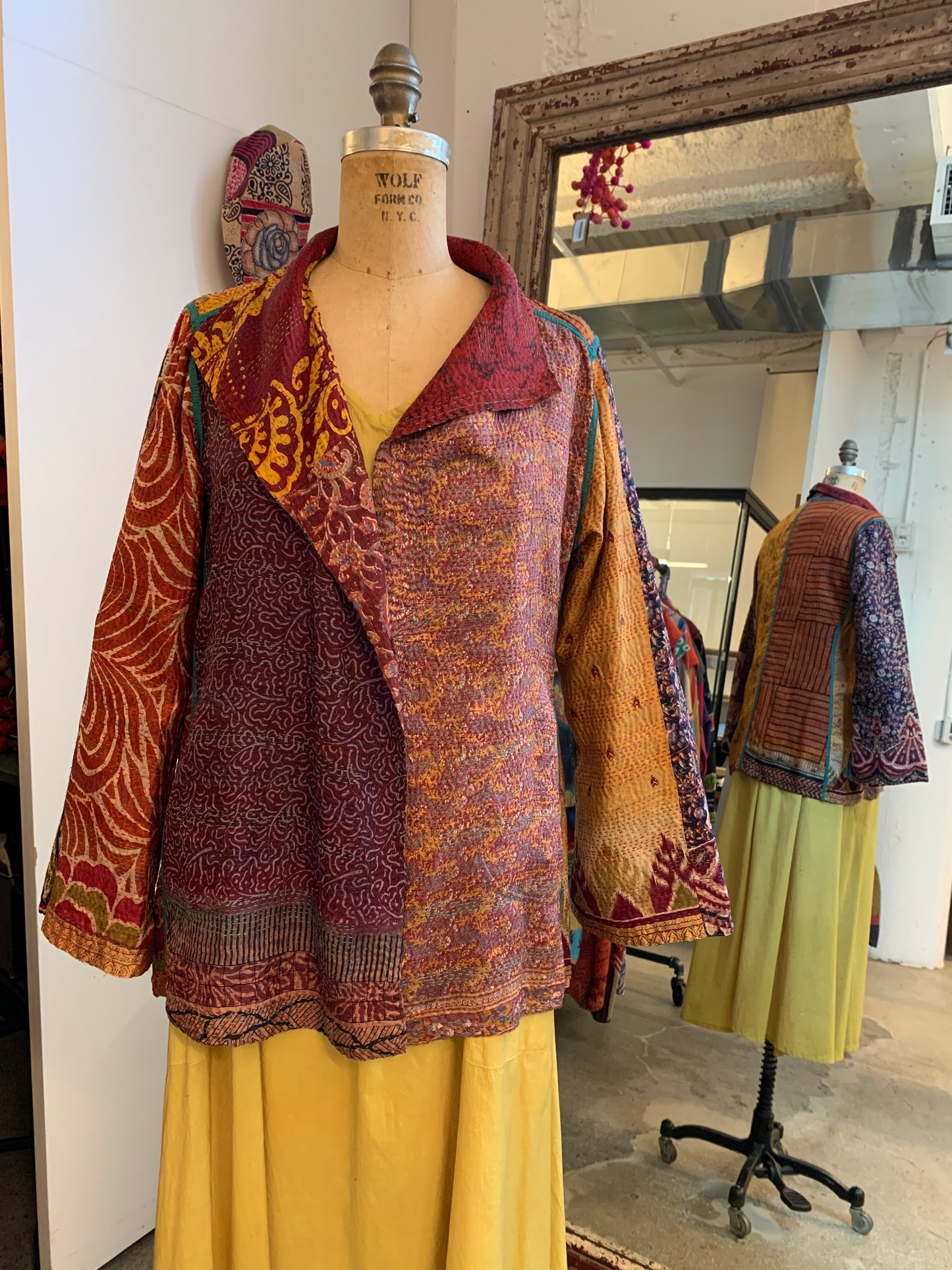 VINTAGE SILK KANTHA SHORT JKT - sv2007-0064m -