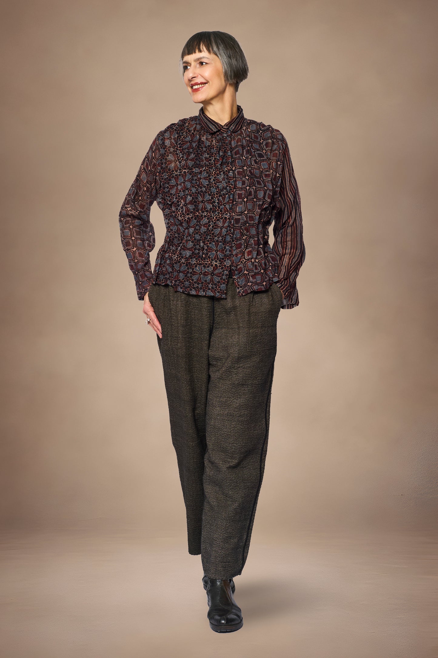 AJRAKH WAVY TUCK CROPPED SHIRT - aw1579-blk -