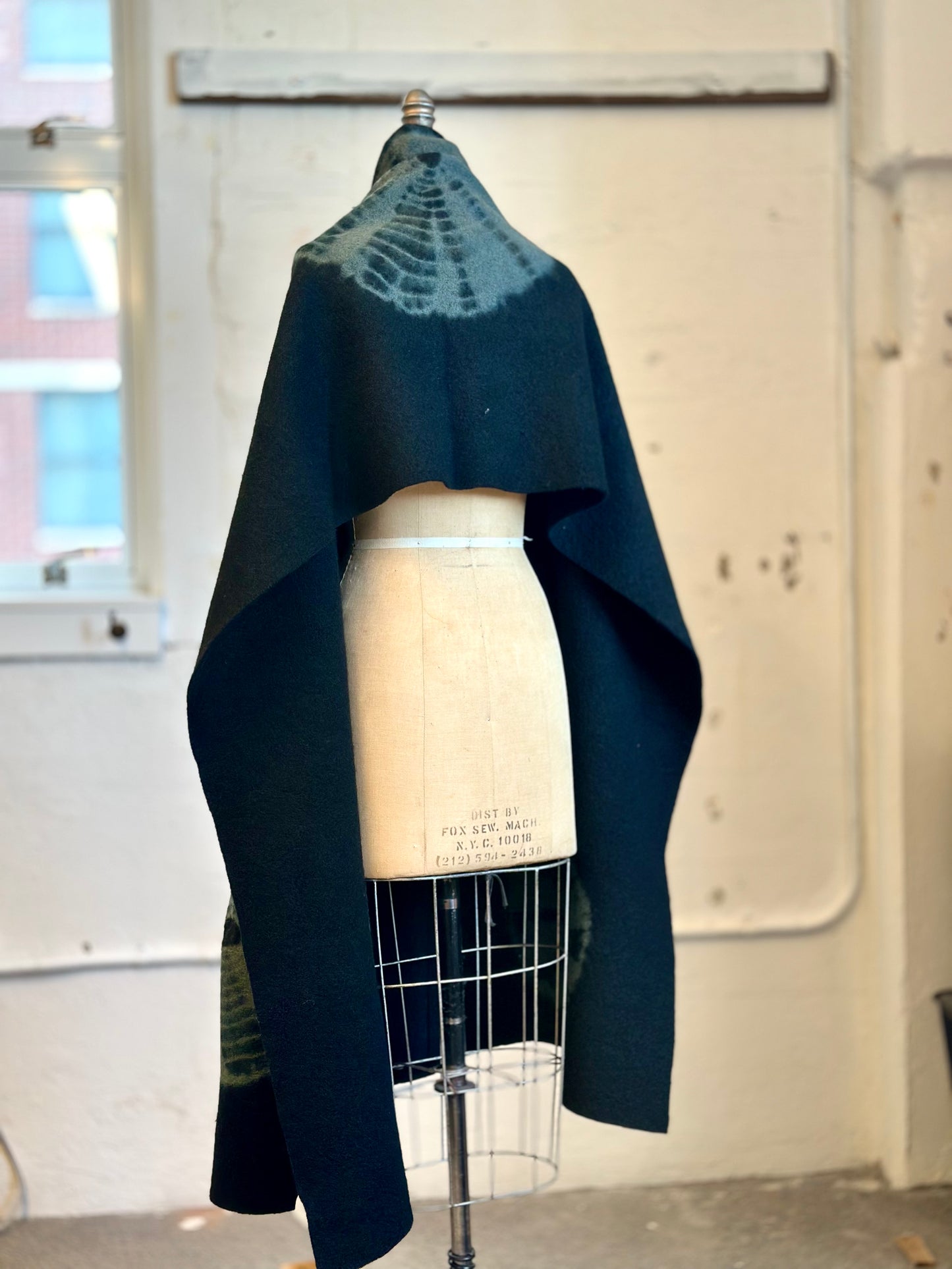 CIRCLE TIE DYE BOILED WOOL SHAWL LARGE - tw1803-blk -