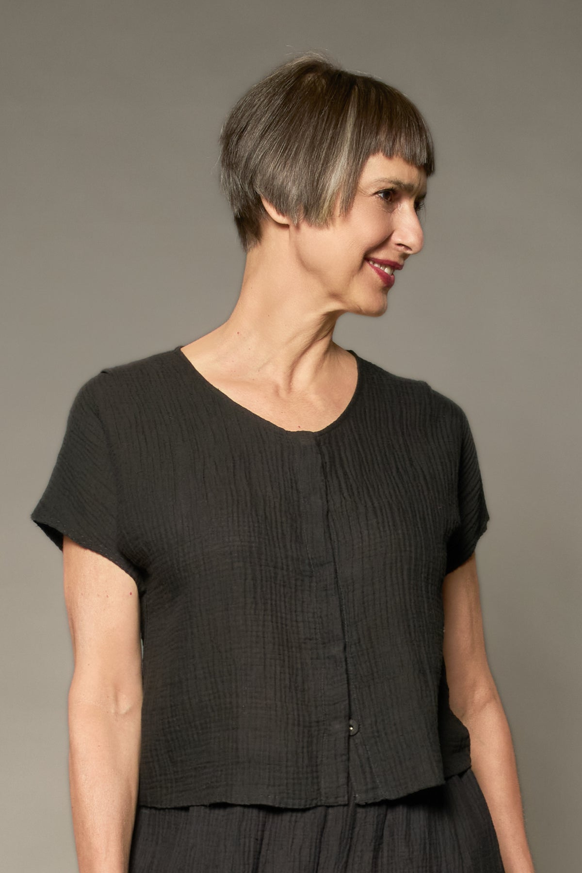 RIPPLE KANTHA ESSENTIAL CREW BLOUSE - rp2t110-blk -