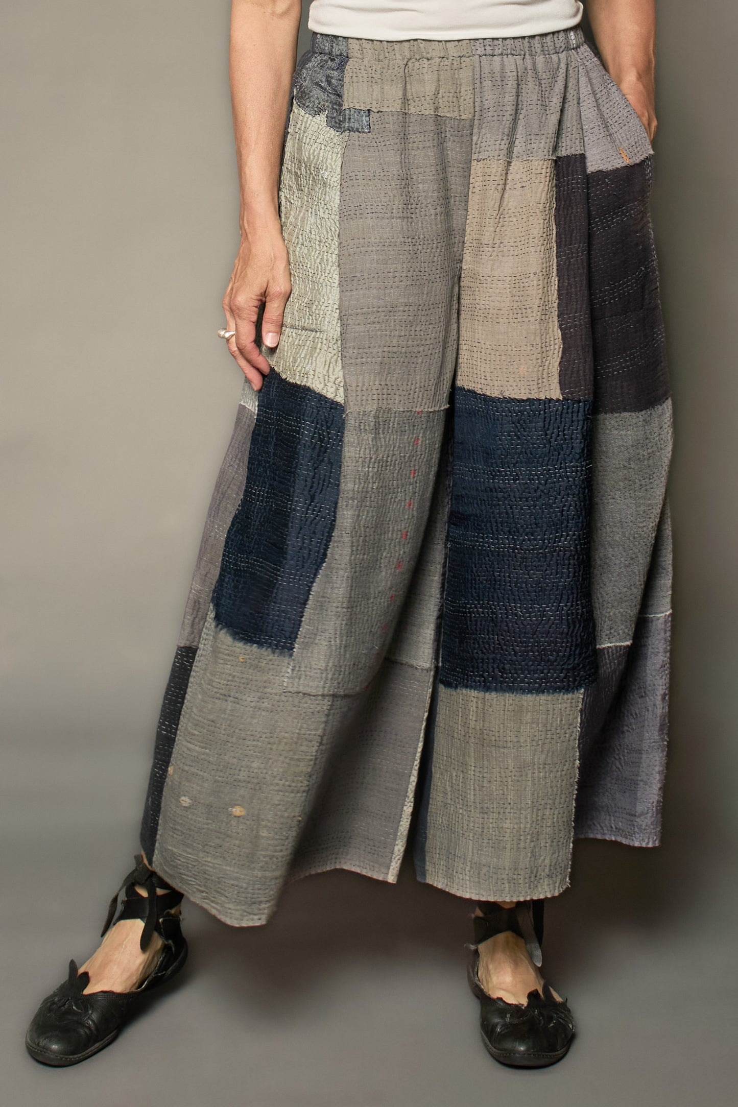MOSAIC FRAY PATCH KANTHA PLEATED WIDE LEG PANTS - zb2678-gry -