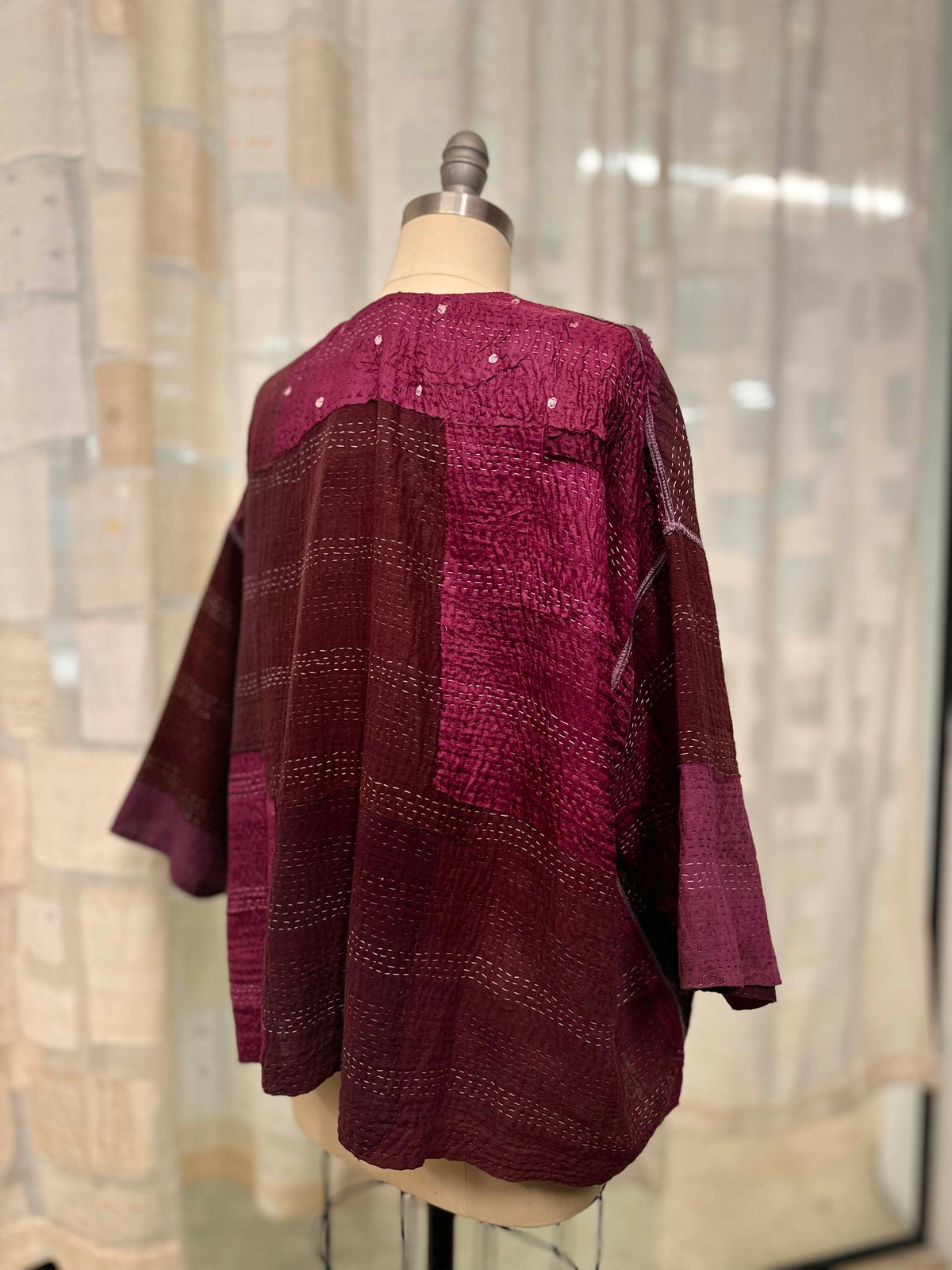 MOSAIC FRAY PATCH KANTHA V-NECK NECK TOP - zb2t108-prp -