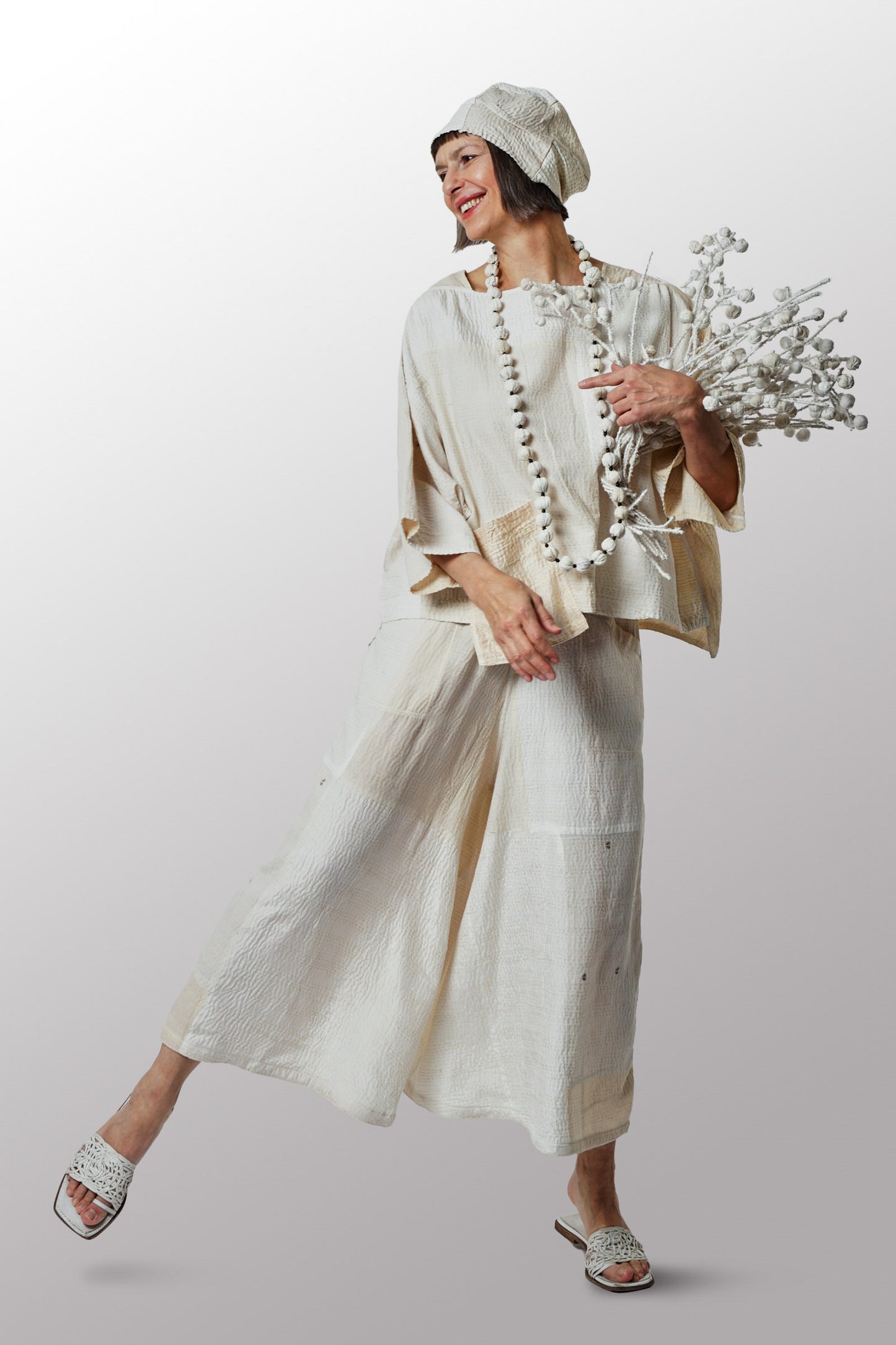 JAIPUR WHITE KANTHA 3/4 SLV. CROP TOP MIO - jw2538-ivy -