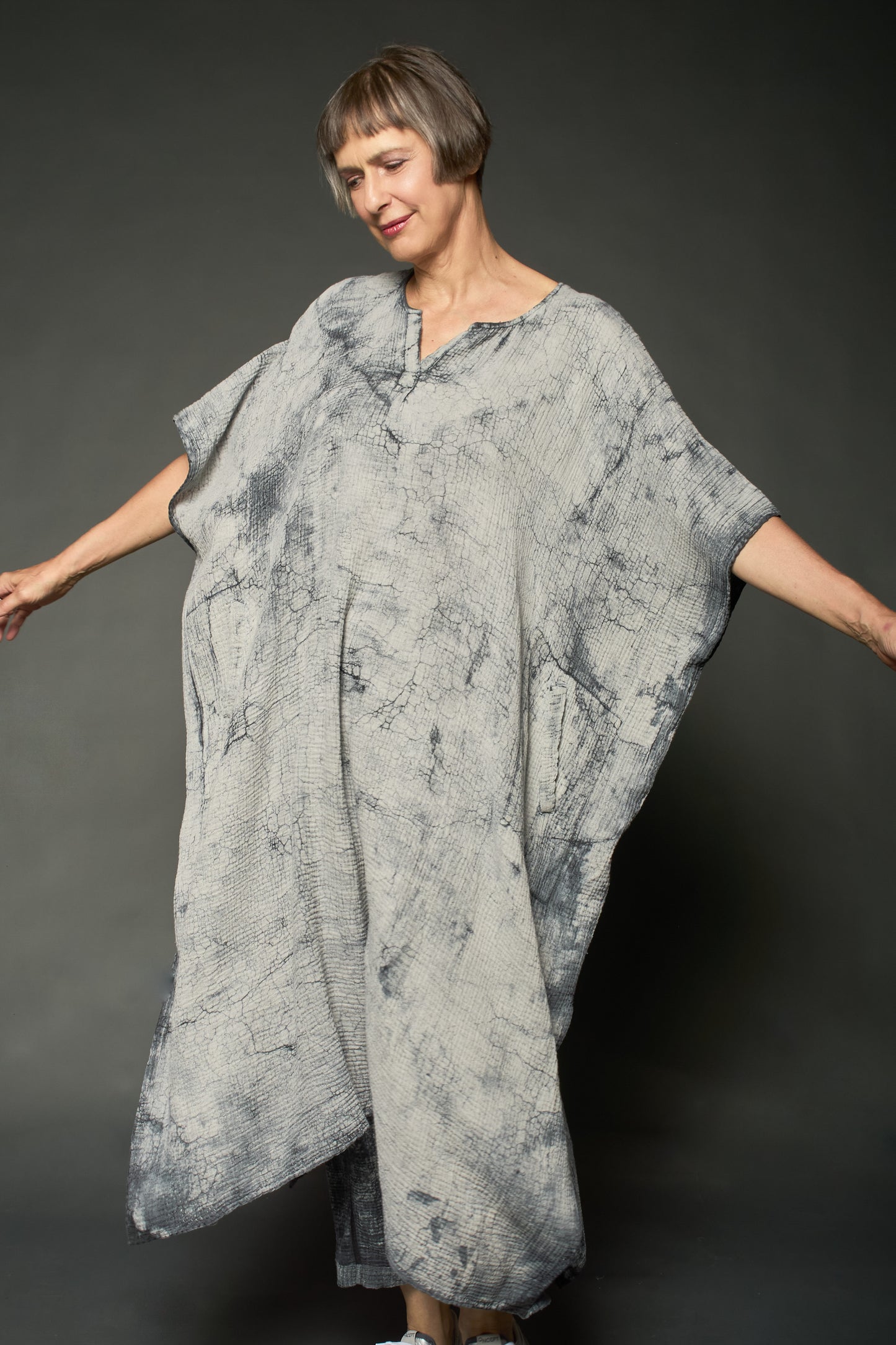 MUD DYE RIPPLE KANTHA KAFTAN DRESS - yp2468-gry -