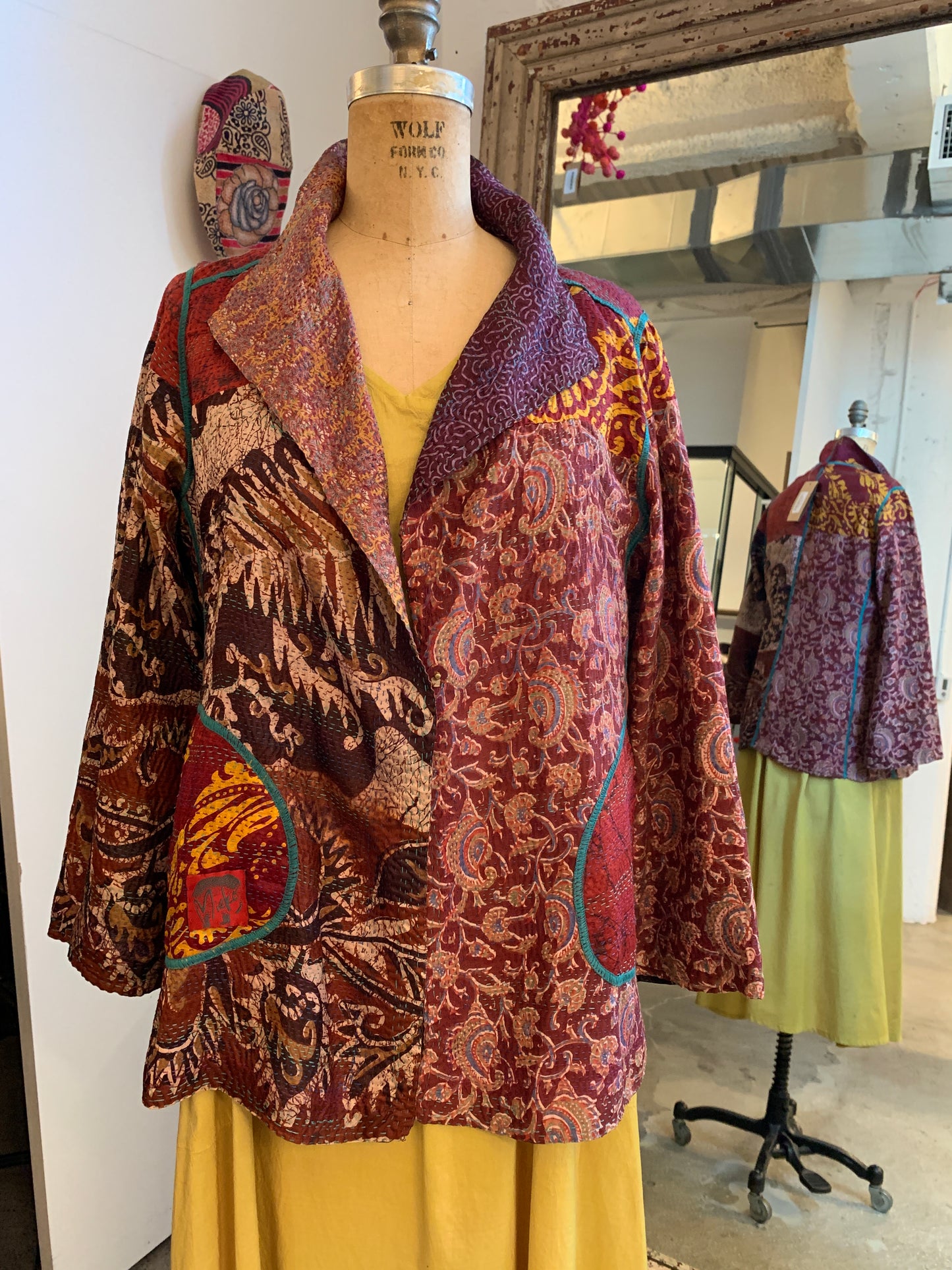 VINTAGE SILK KANTHA SHORT JKT - sv2007-0064m -