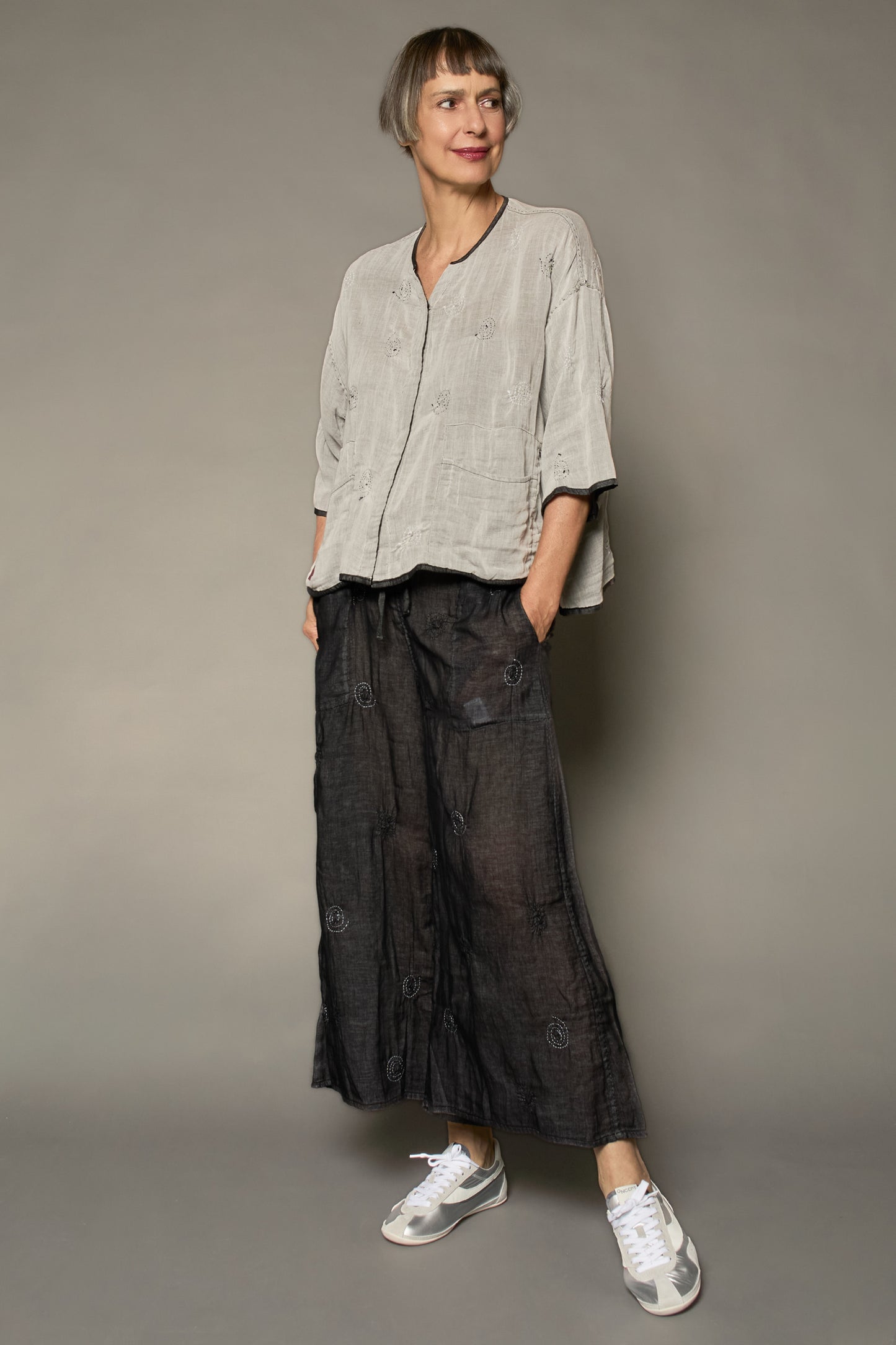 GAUZE SHIBORI GARMENT KANTHA V-NECK NECK TOP - gg2t108-blk -