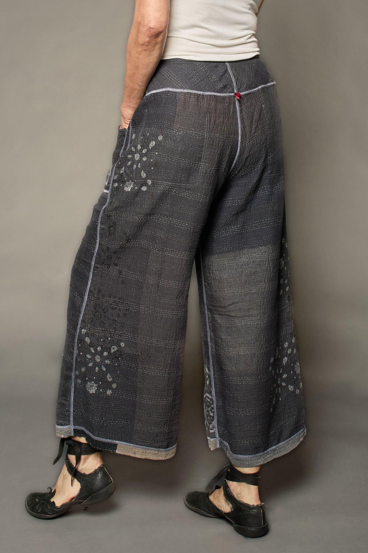 MOSAIC FRAY PATCH KANTHA MID RISE WIDE LEG PANTS - zb2665-gry -