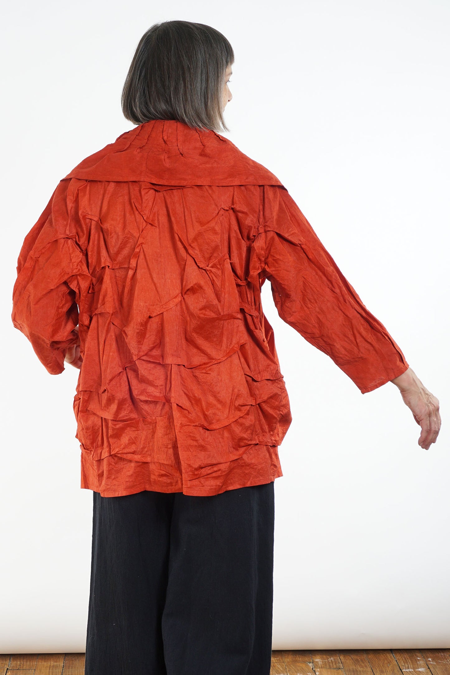 DYED COTTON SILK HEAVY VOILE WAVY TUCK COCOON JACKET