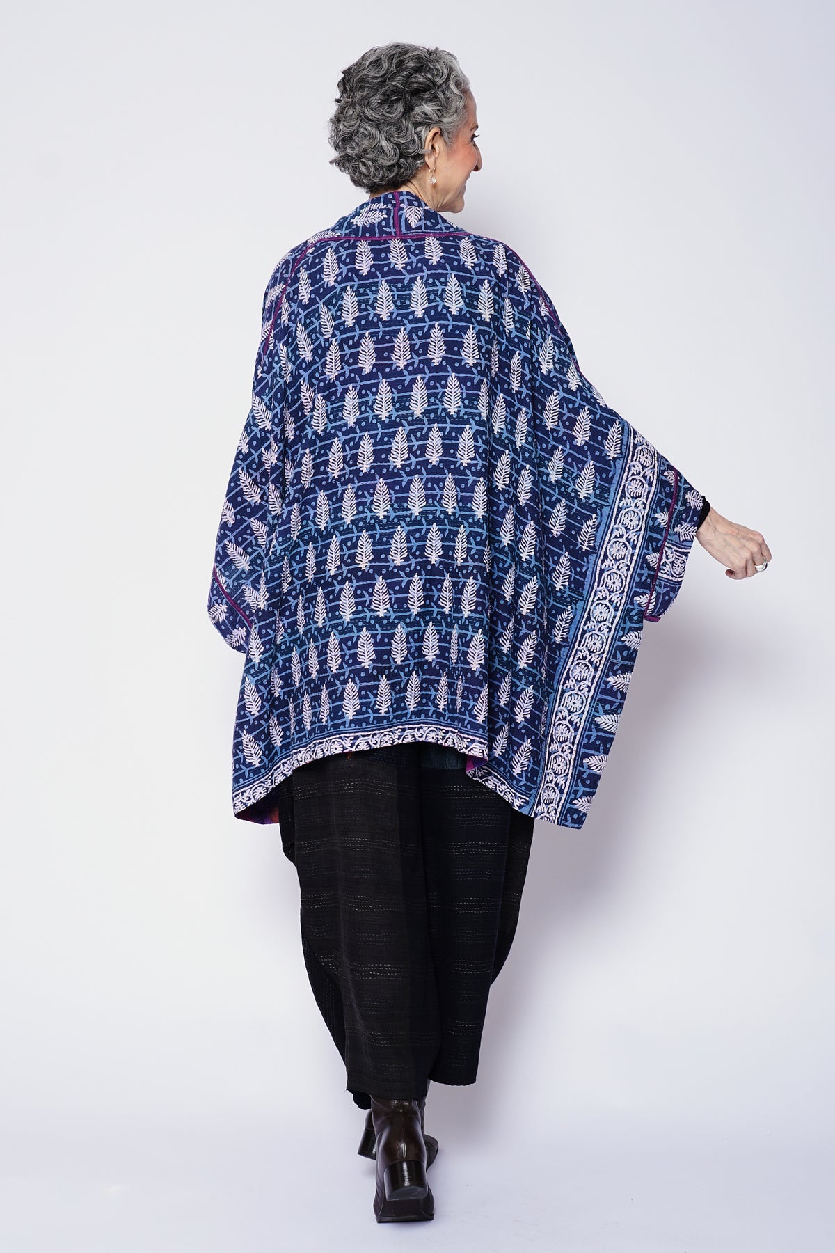 VINTAGE SILK GEORGETTE COTTON KANTHA DOUBLE COLLAR PONCHO - gc2323-0004a -