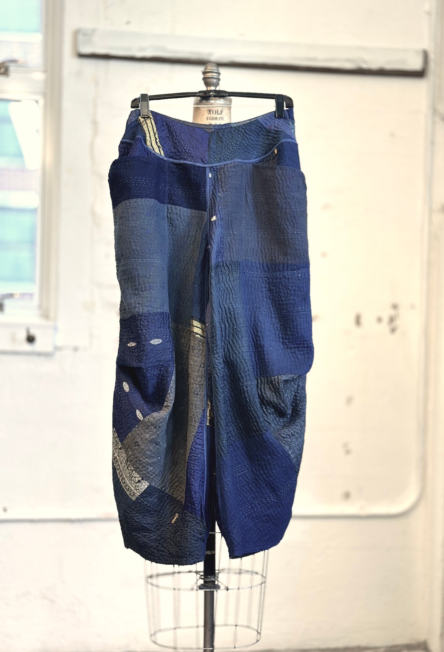 COTTON SILK SW PATCH KANTHA KNEE TUCKED PANTS - ws4625-gry -