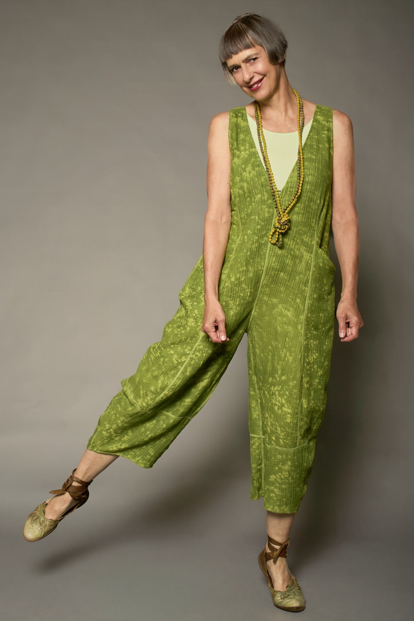 SAND SUN DYE RIPPLE KANTHA V-NECK JUMPER - rs2622-avc -