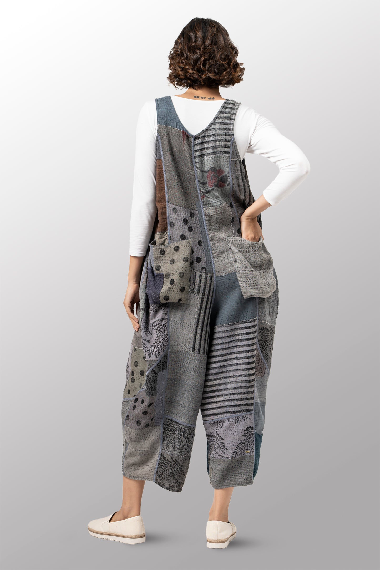 SP-FI2622-CGRYM @FRAYED PATCH KANTHA V-NECK JUMPER