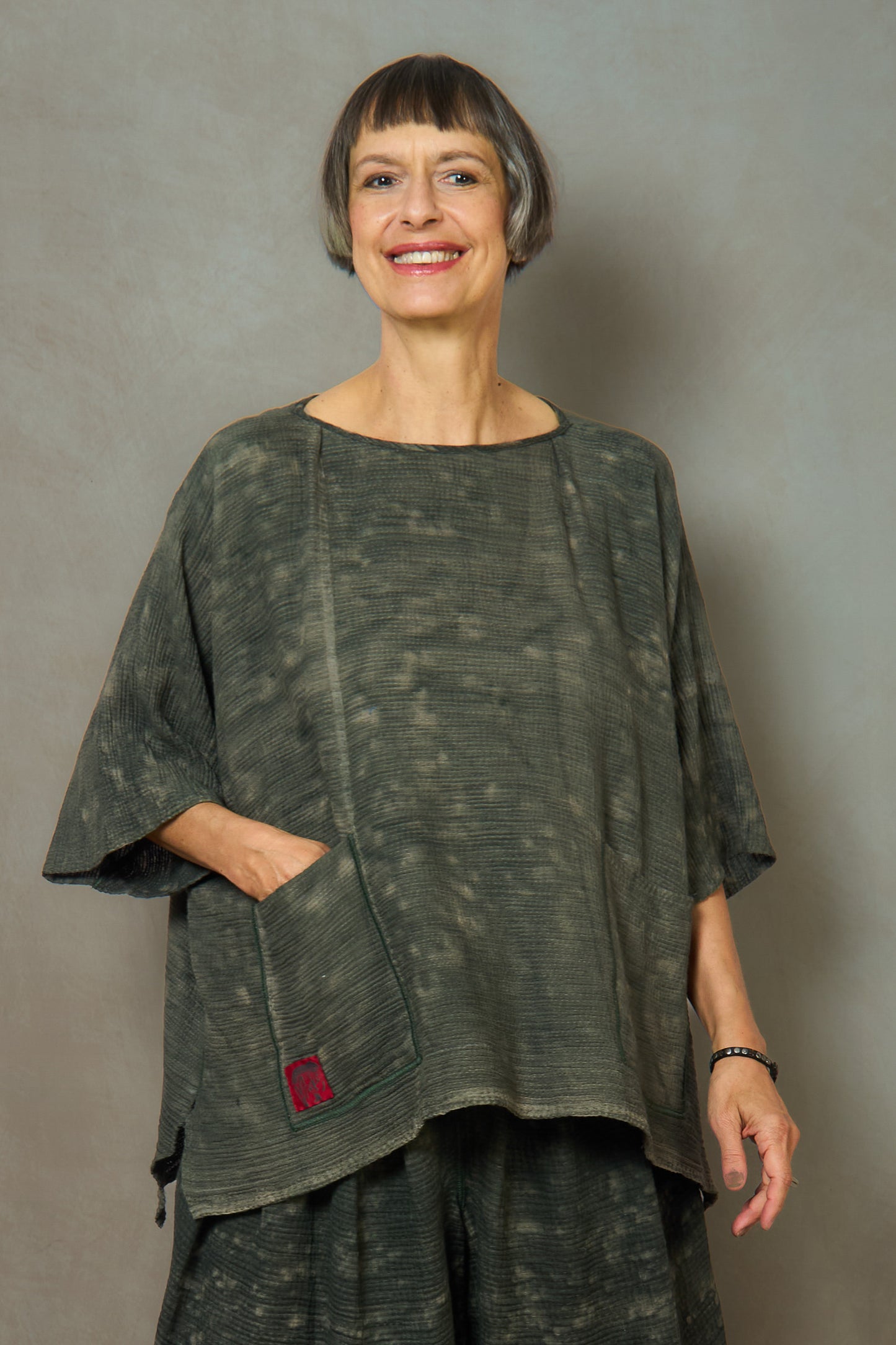 SAND SUN DYE RIPPLE KANTHAL BOAT NECK DOLMAN TOP - rs2t100-grn -