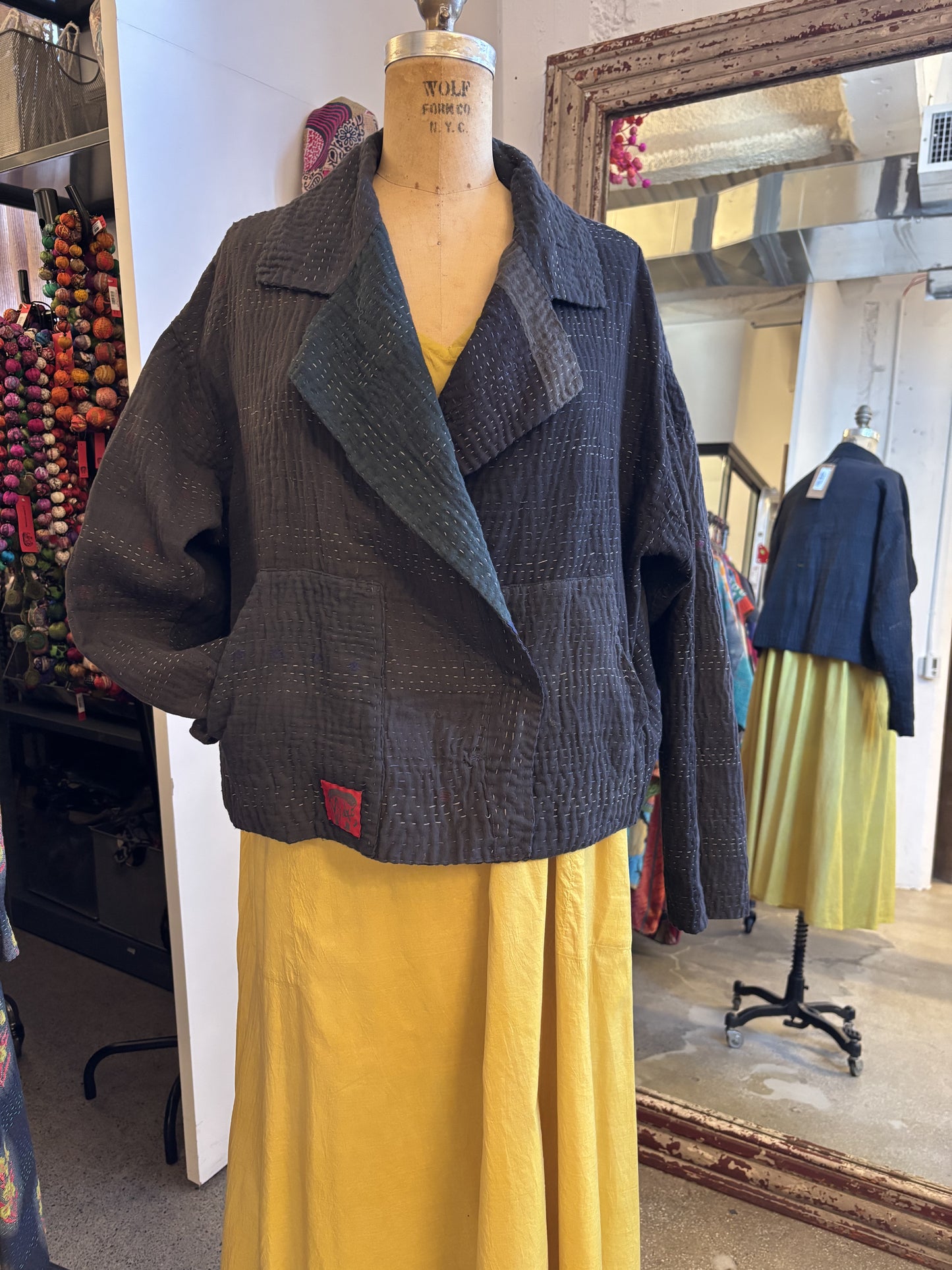 COTTON SILK SW PATCH KANTHA LAPELED SHORT JKT - ws4081-blk -