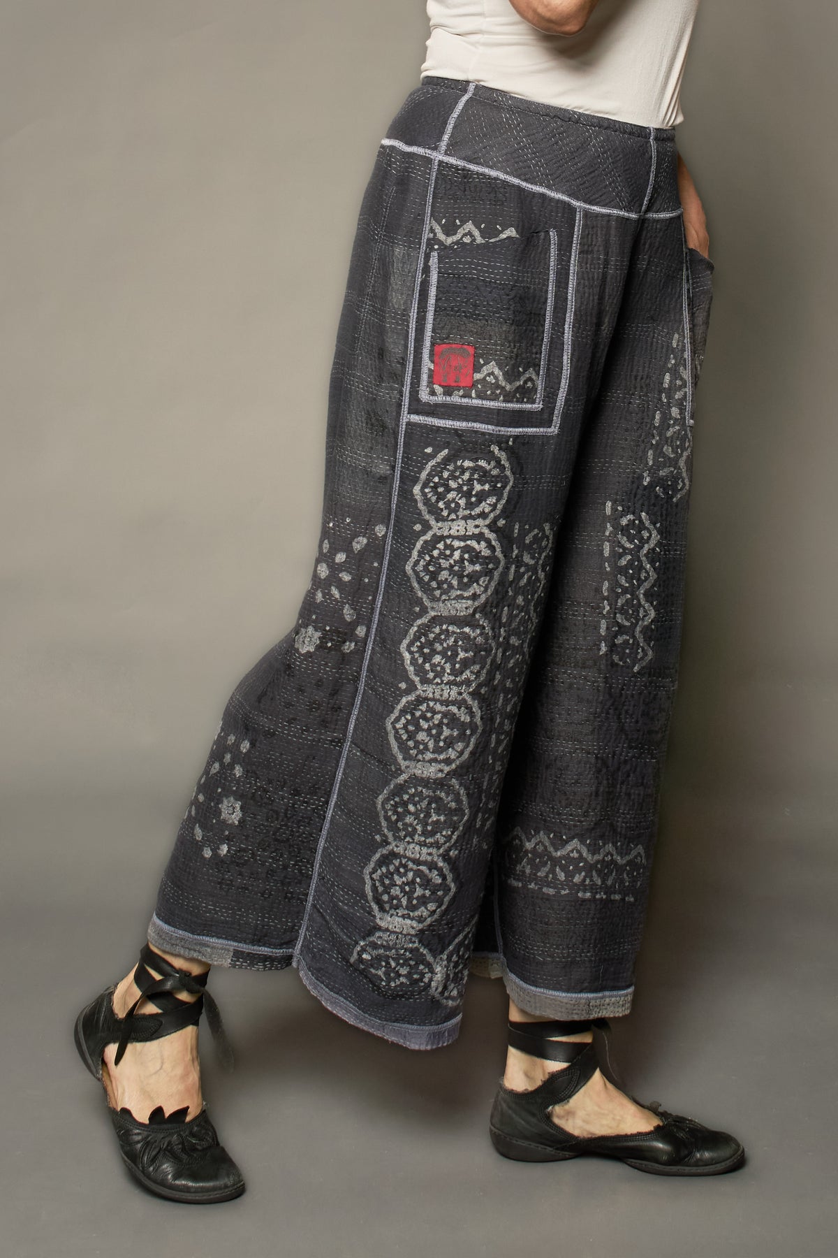 MOSAIC FRAY PATCH KANTHA MID RISE WIDE LEG PANTS - zb2665-gry -