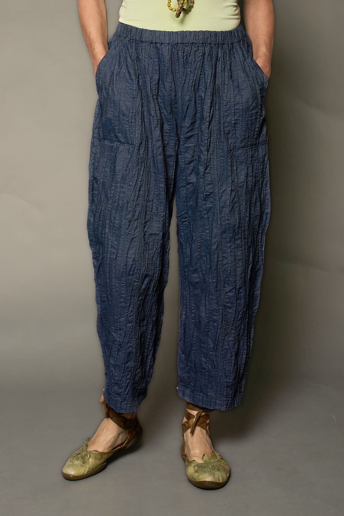DENIM RANDOM TUCK BARREL PANTS - rm1641-nvy -