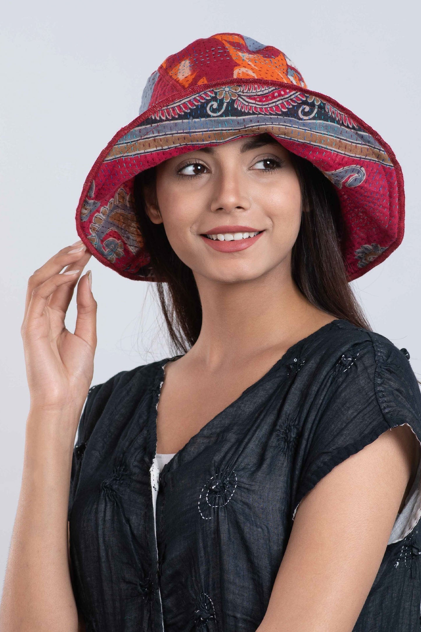 VINTAGE COTTON KANTHA CIRCULAR CUT BRIM HAT - cv2882-red -