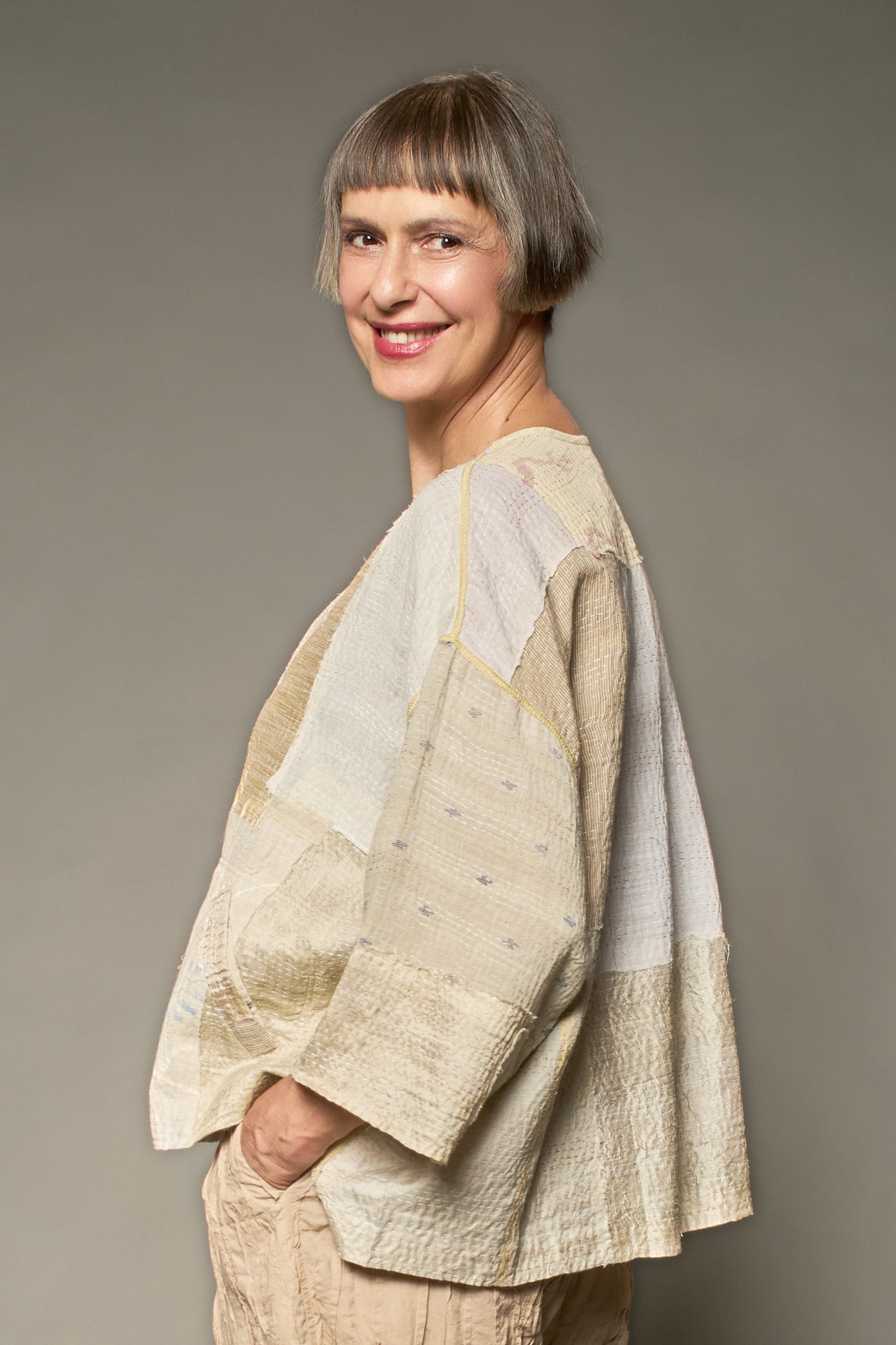 MOSAIC FRAY PATCH KANTHA V-NECK NECK TOP - zb2t108-ivy -