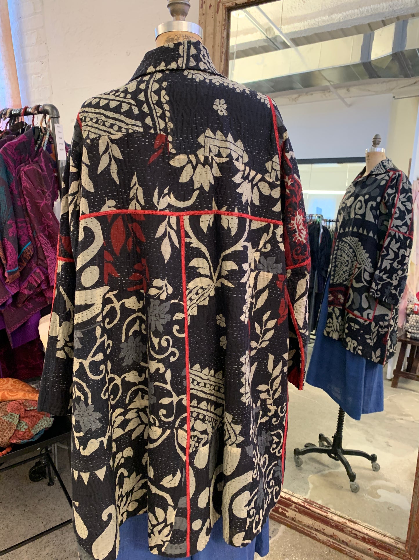 BLACK AND WHITE PRINT PATCH KANTHA A-LINE DUSTER - pn4311-blk -